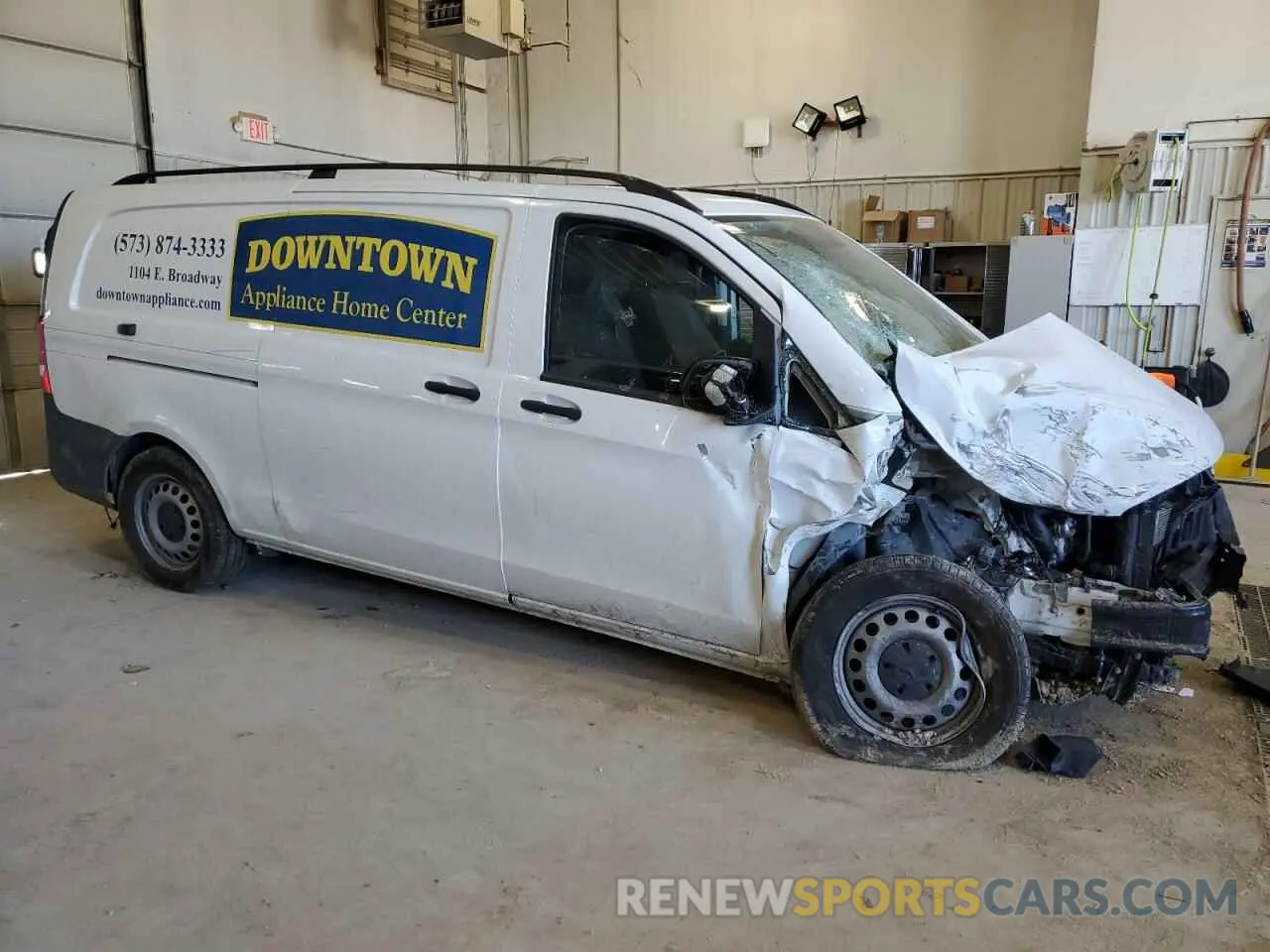 4 Photograph of a damaged car W1YV0CEY6M3857204 MERCEDES-BENZ METRIS 2021