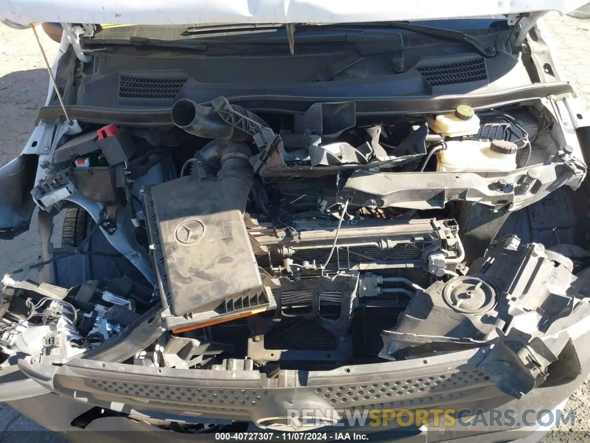 10 Photograph of a damaged car W1YV0BEY2N4149425 MERCEDES-BENZ METRIS 2022