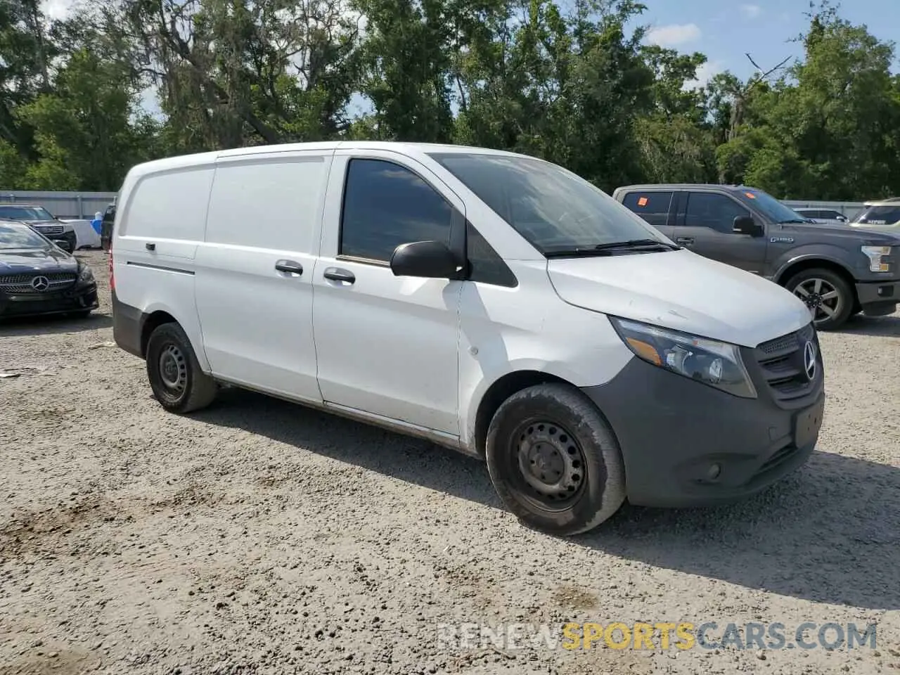 4 Photograph of a damaged car W1YV0BEY3N3968188 MERCEDES-BENZ METRIS 2022