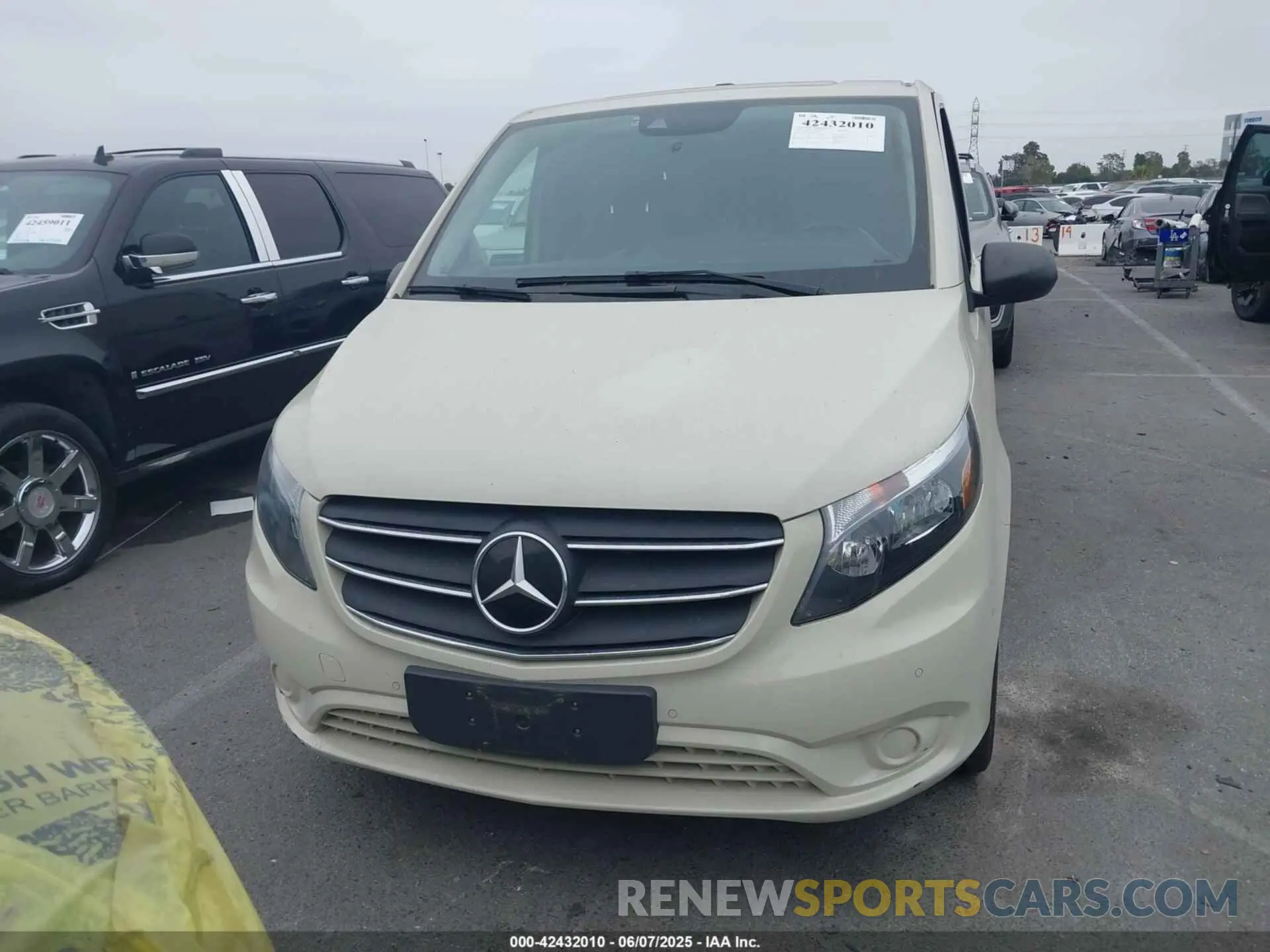 13 Photograph of a damaged car W1YV0BEY7N4153194 MERCEDES-BENZ METRIS 2022