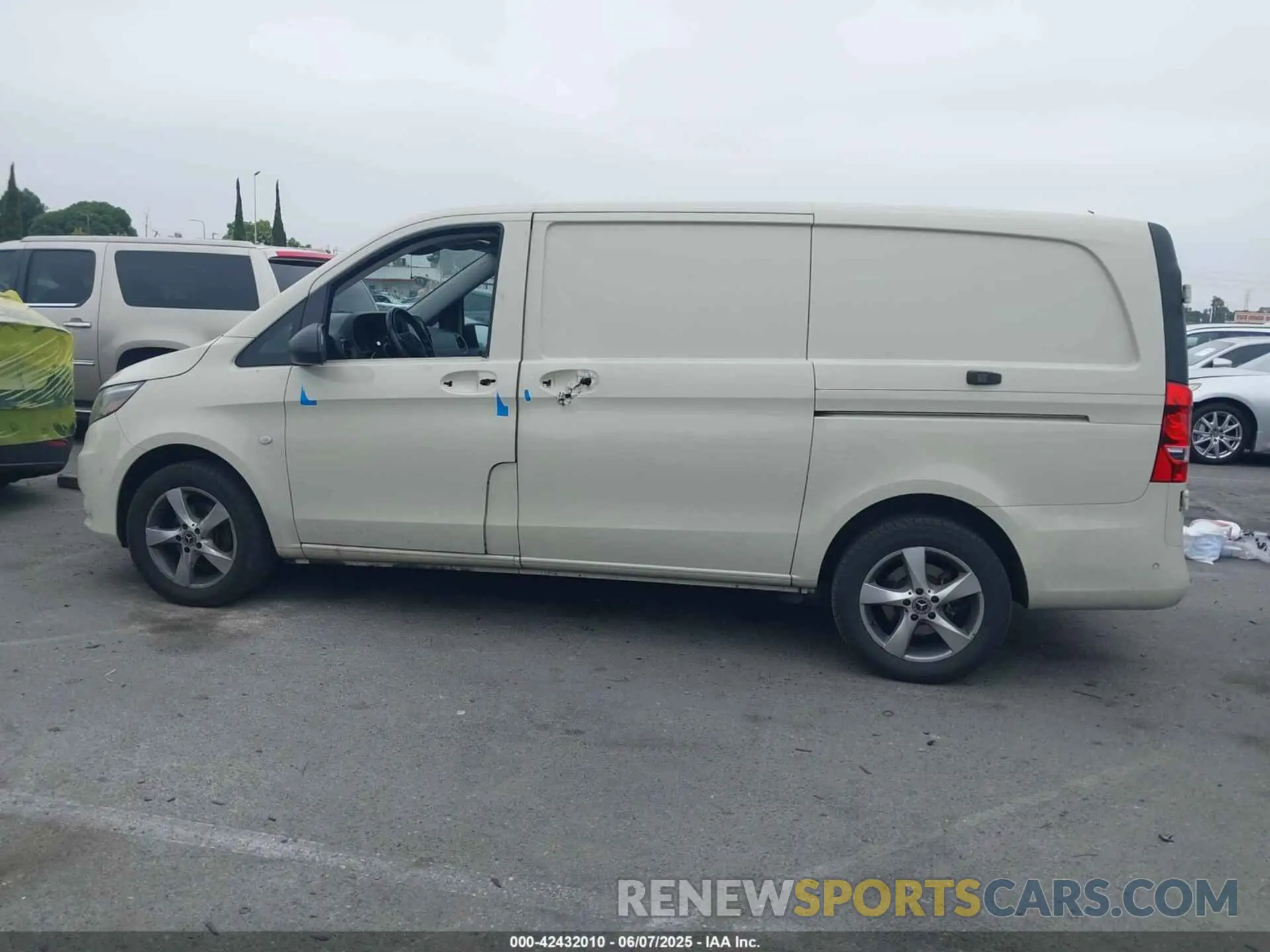 15 Photograph of a damaged car W1YV0BEY7N4153194 MERCEDES-BENZ METRIS 2022