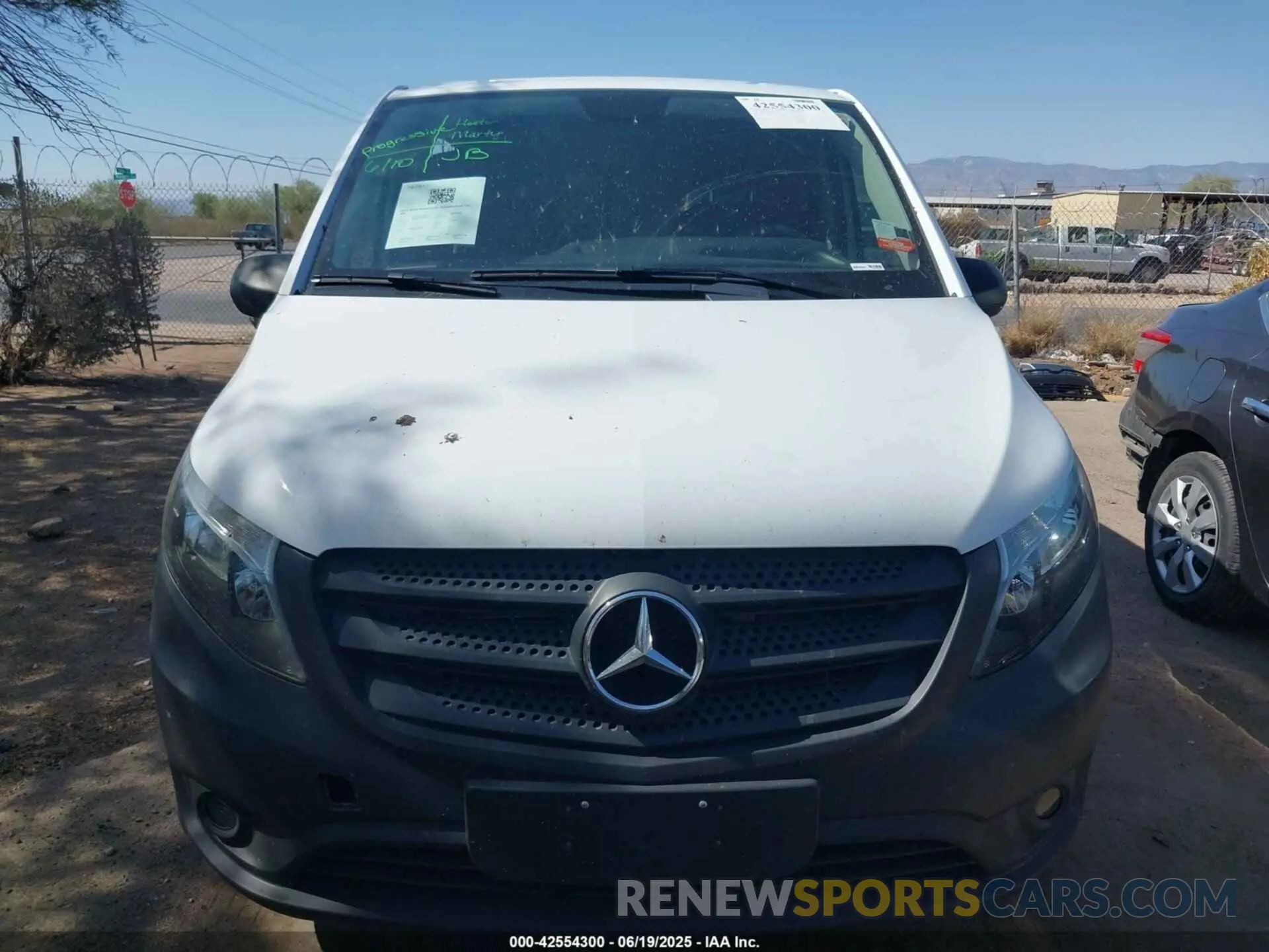 13 Photograph of a damaged car W1YV0CEY5N3964570 MERCEDES-BENZ METRIS 2022