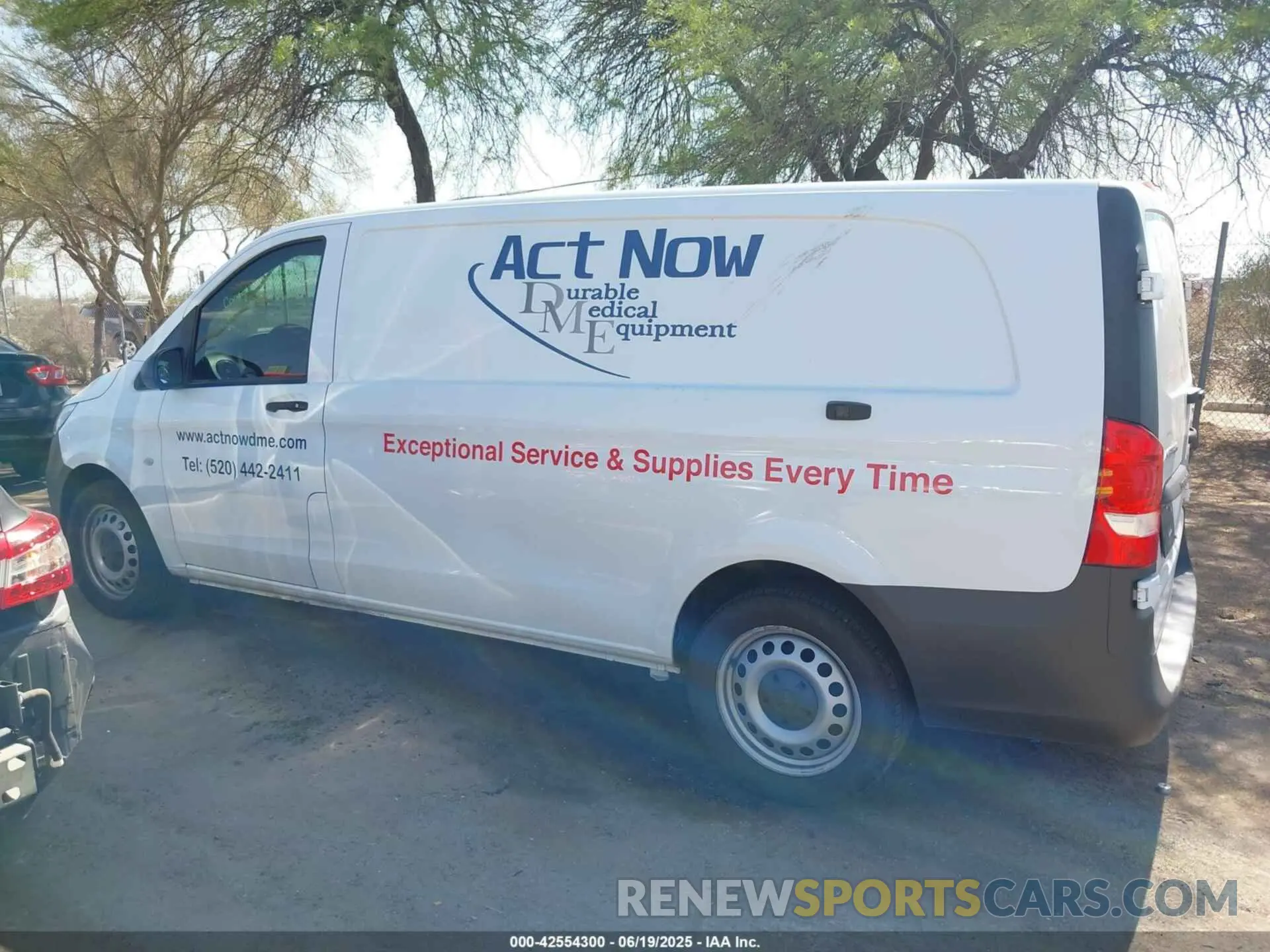 15 Photograph of a damaged car W1YV0CEY5N3964570 MERCEDES-BENZ METRIS 2022