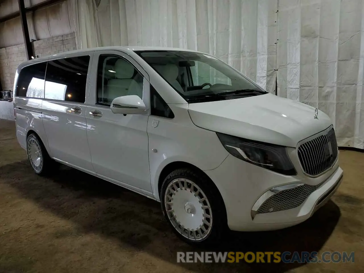 4 Photograph of a damaged car W1WV0FEY0P4332504 MERCEDES-BENZ METRIS 2023