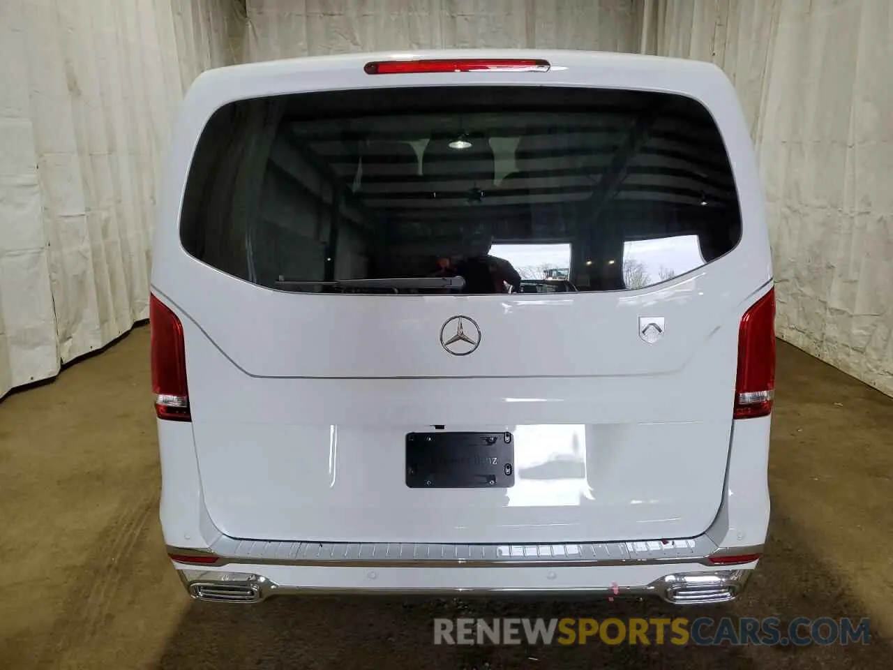 6 Photograph of a damaged car W1WV0FEY0P4332504 MERCEDES-BENZ METRIS 2023