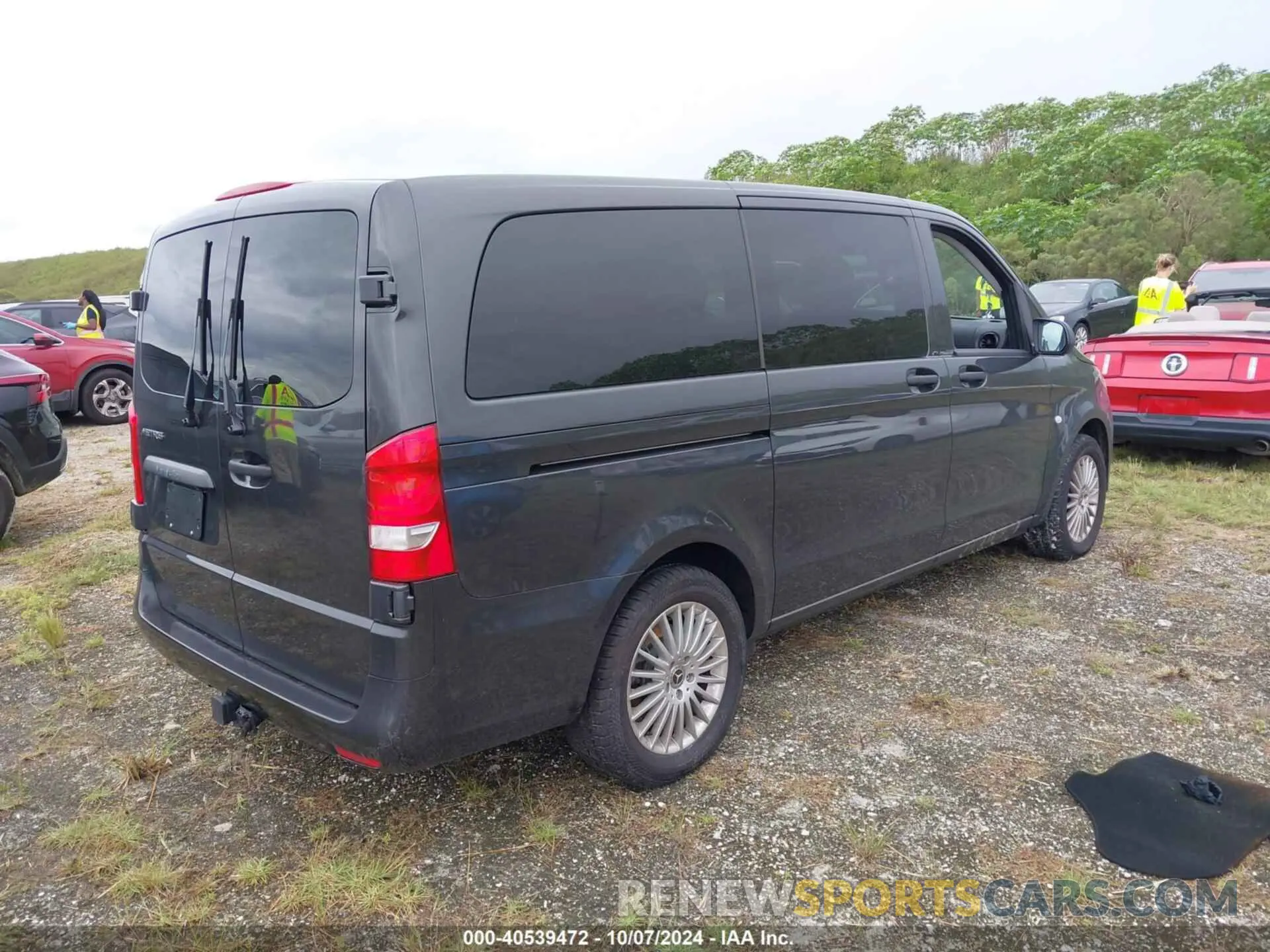 4 Photograph of a damaged car W1WV0FEY2P4350583 MERCEDES-BENZ METRIS 2023