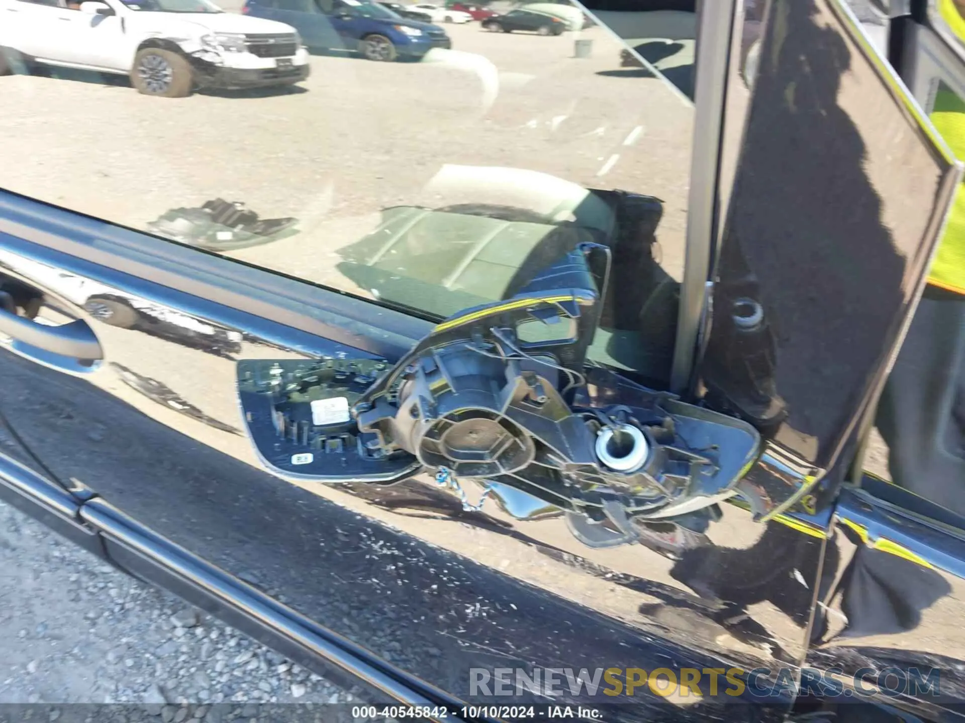 17 Photograph of a damaged car W1WV0FEYXP4219983 MERCEDES-BENZ METRIS 2023
