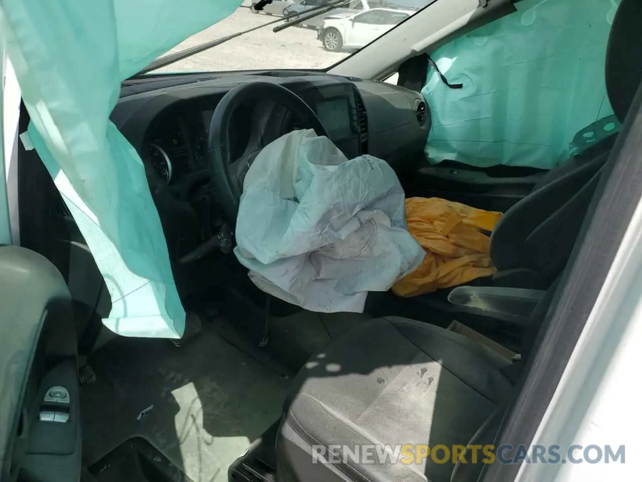 8 Photograph of a damaged car W1YV0BEY5P4224833 MERCEDES-BENZ METRIS 2023