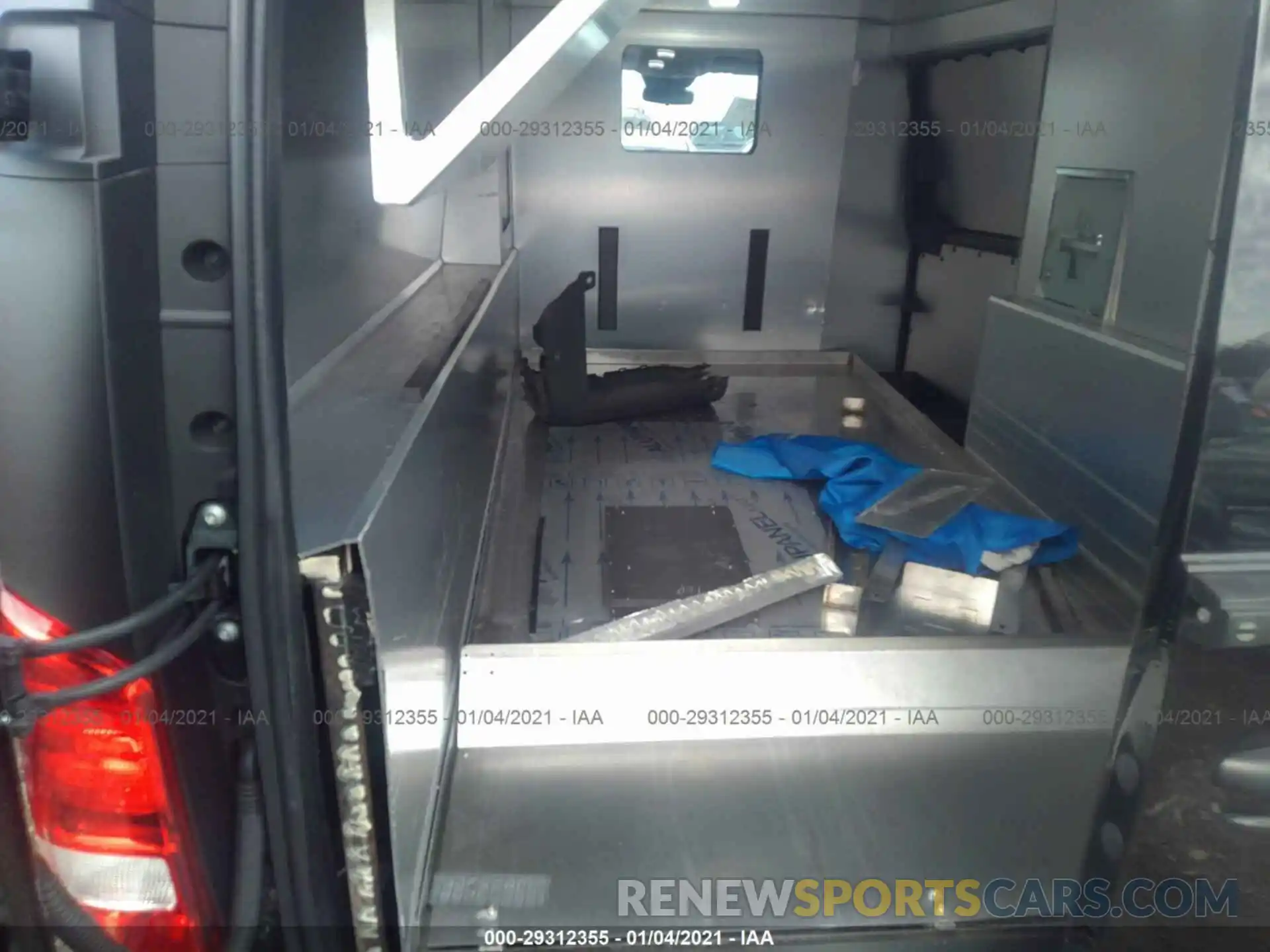 8 Photograph of a damaged car WD3PG3EA3L3644179 MERCEDES-BENZ METRIS CARGO VAN 2020