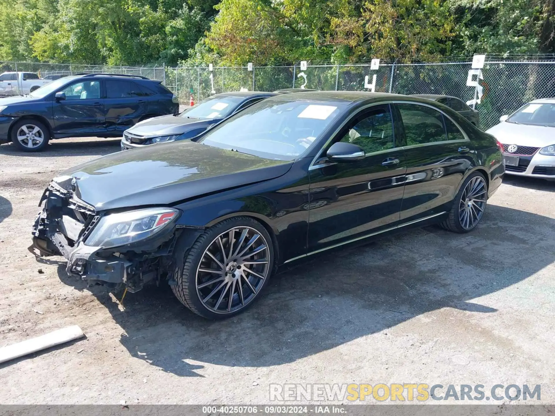2 Photograph of a damaged car WDDUG8CB9FA133969 MERCEDES-BENZ S 2015