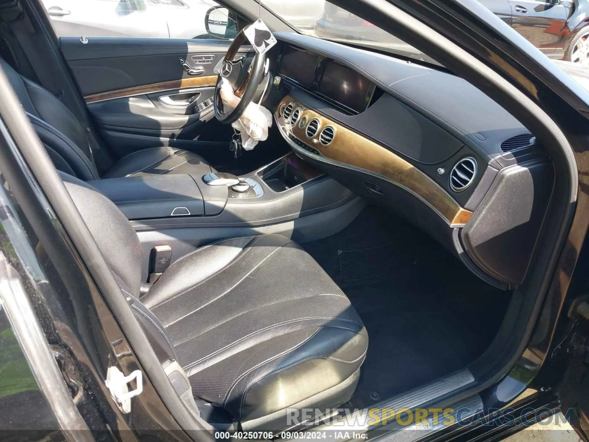 5 Photograph of a damaged car WDDUG8CB9FA133969 MERCEDES-BENZ S 2015