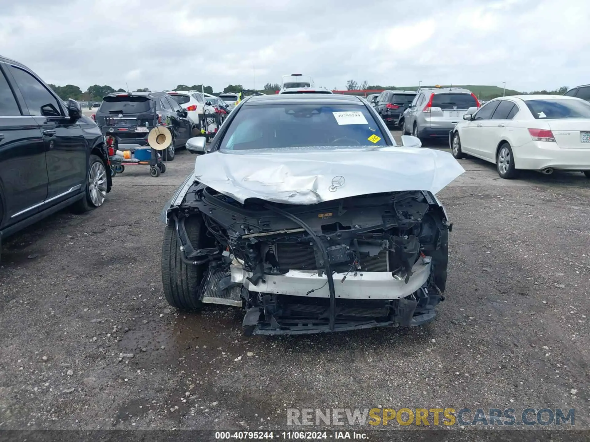 13 Photograph of a damaged car WDDUG8DB4LA524151 MERCEDES-BENZ S 2020