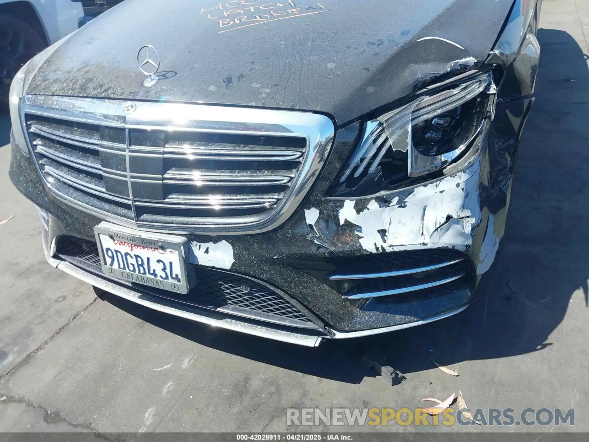17 Photograph of a damaged car WDDUG6GB6KA496416 MERCEDES-BENZ S 450 2019
