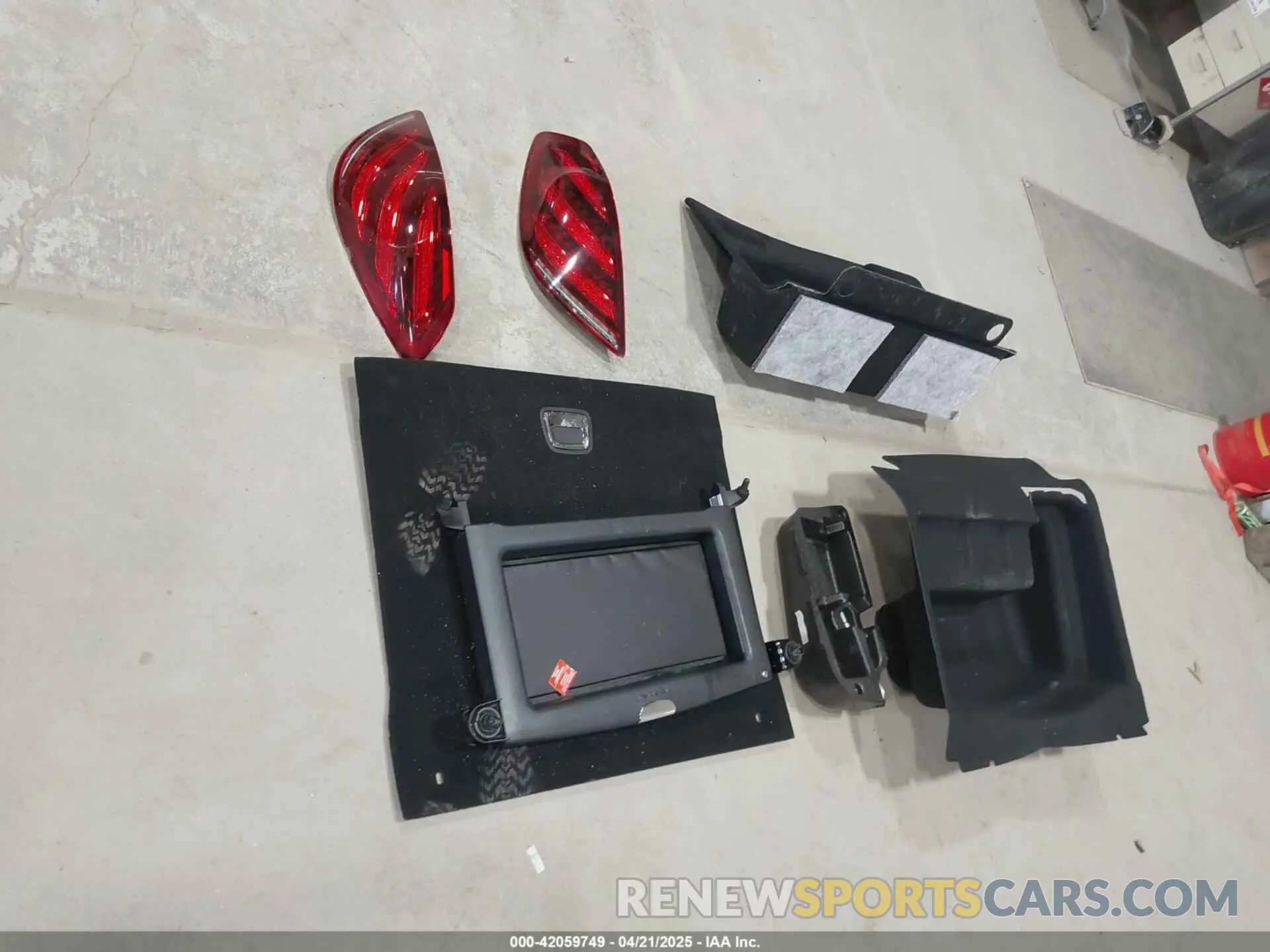 12 Photograph of a damaged car WDDUG6GB7KA455597 MERCEDES-BENZ S 450 2019