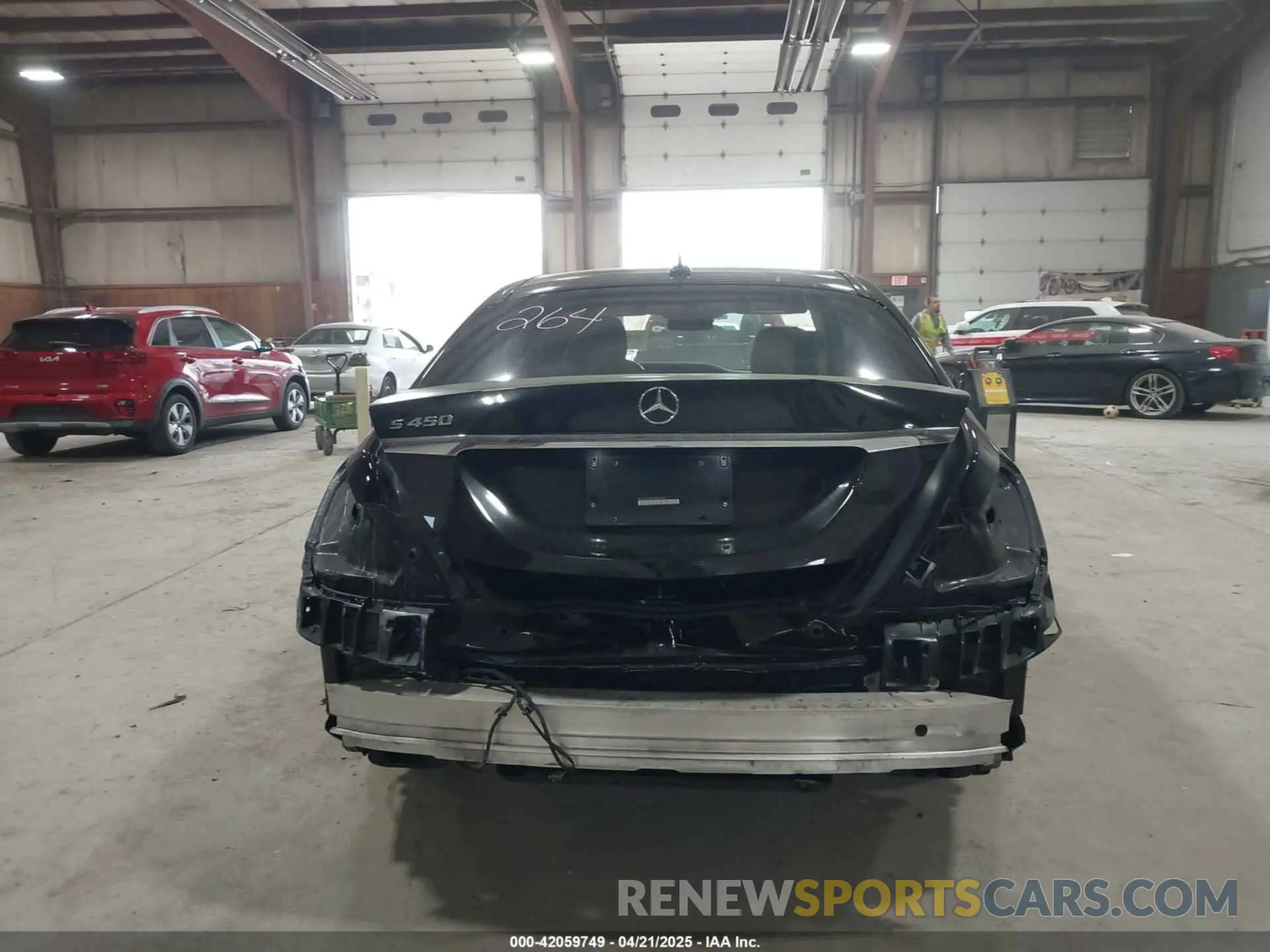 17 Photograph of a damaged car WDDUG6GB7KA455597 MERCEDES-BENZ S 450 2019