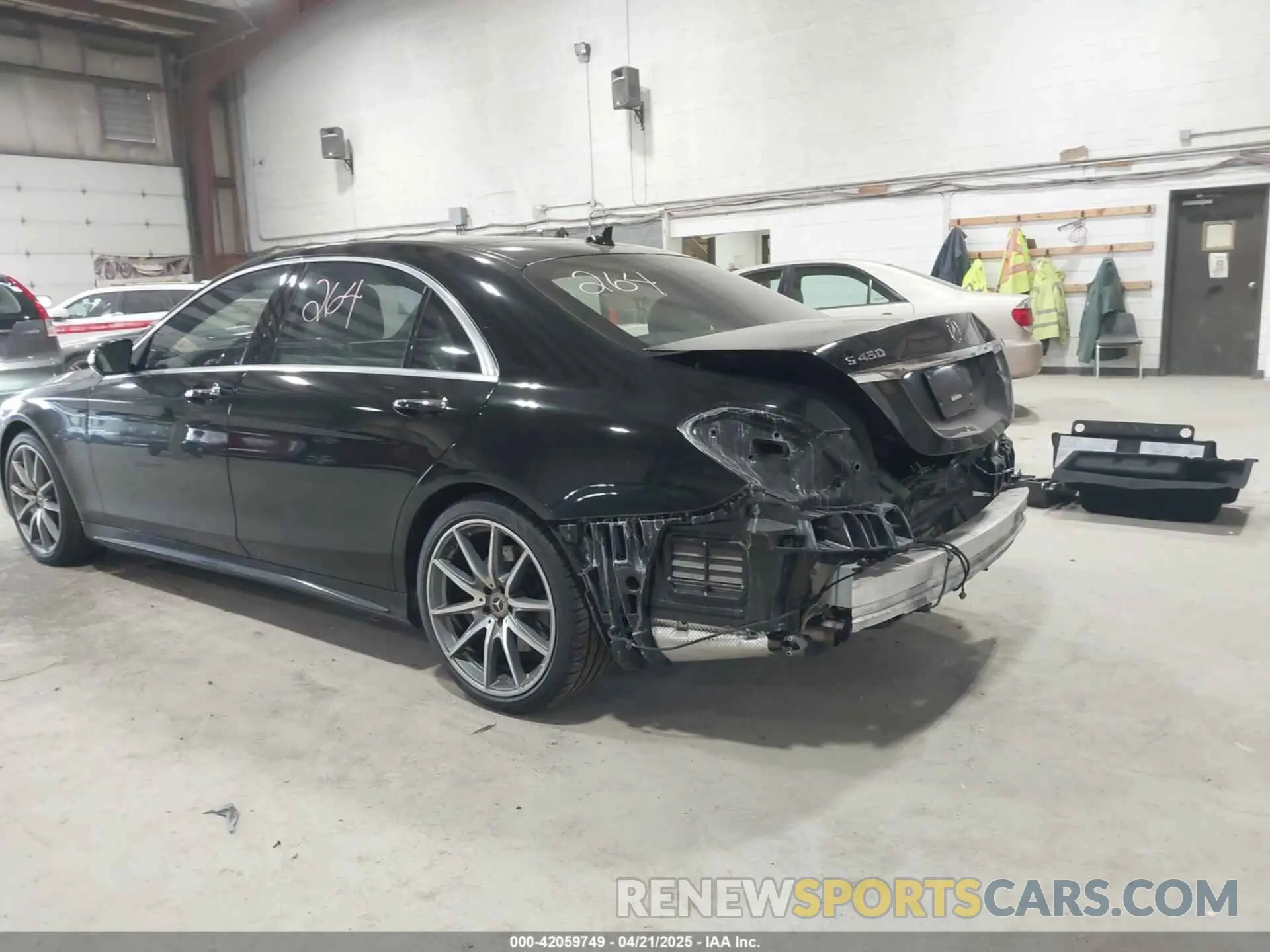 19 Photograph of a damaged car WDDUG6GB7KA455597 MERCEDES-BENZ S 450 2019