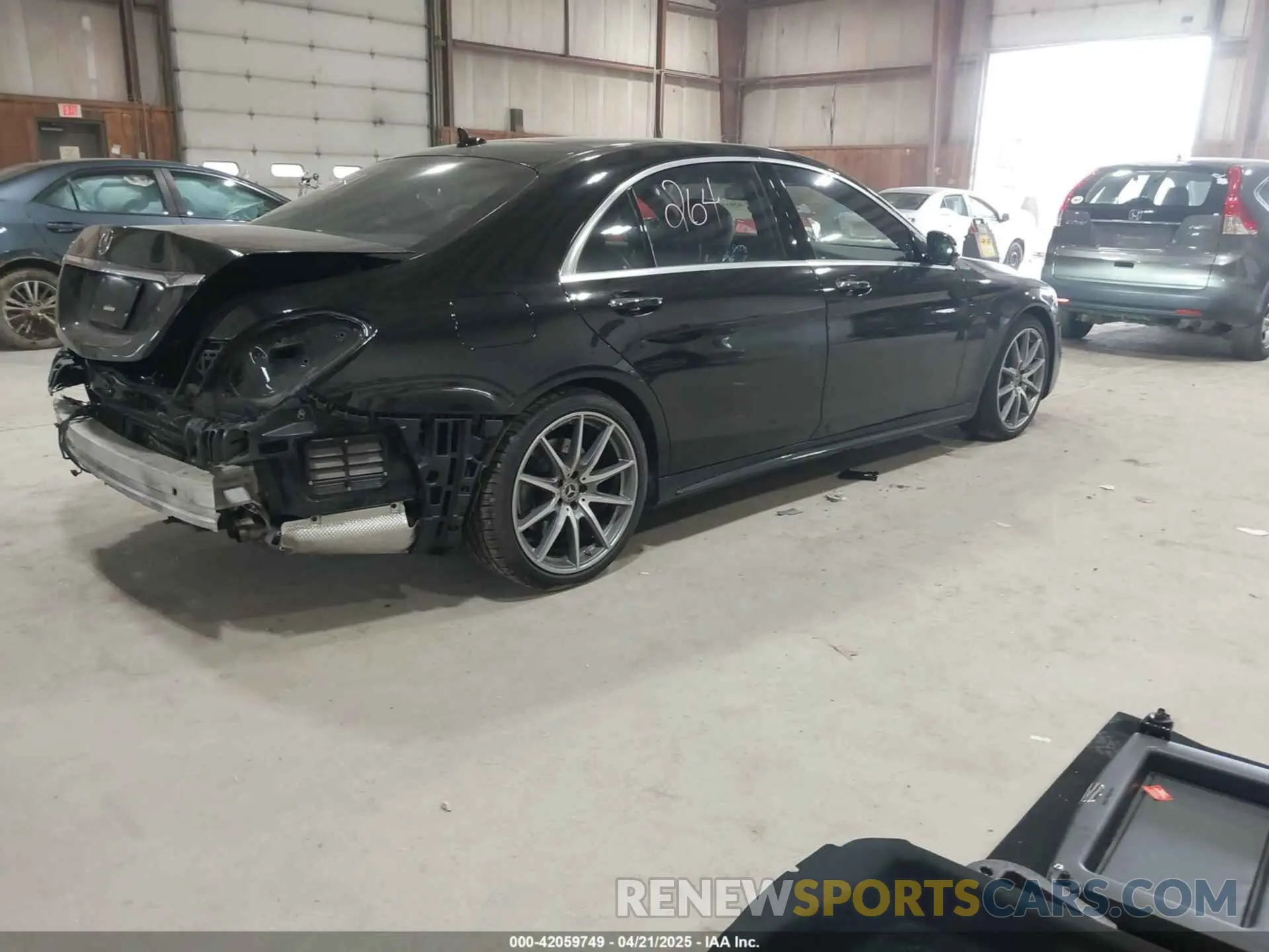 4 Photograph of a damaged car WDDUG6GB7KA455597 MERCEDES-BENZ S 450 2019