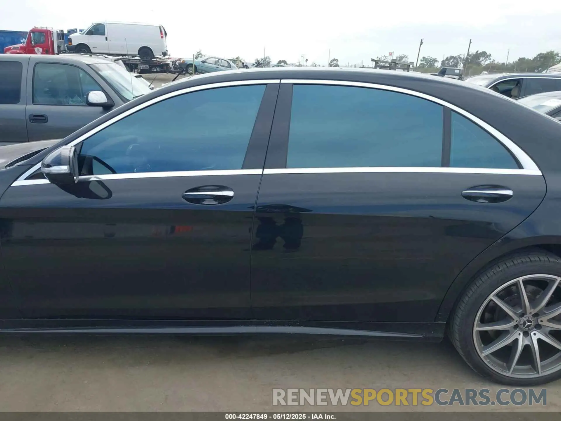 15 Photograph of a damaged car WDDUG6GB2LA517568 MERCEDES-BENZ S 450 2020