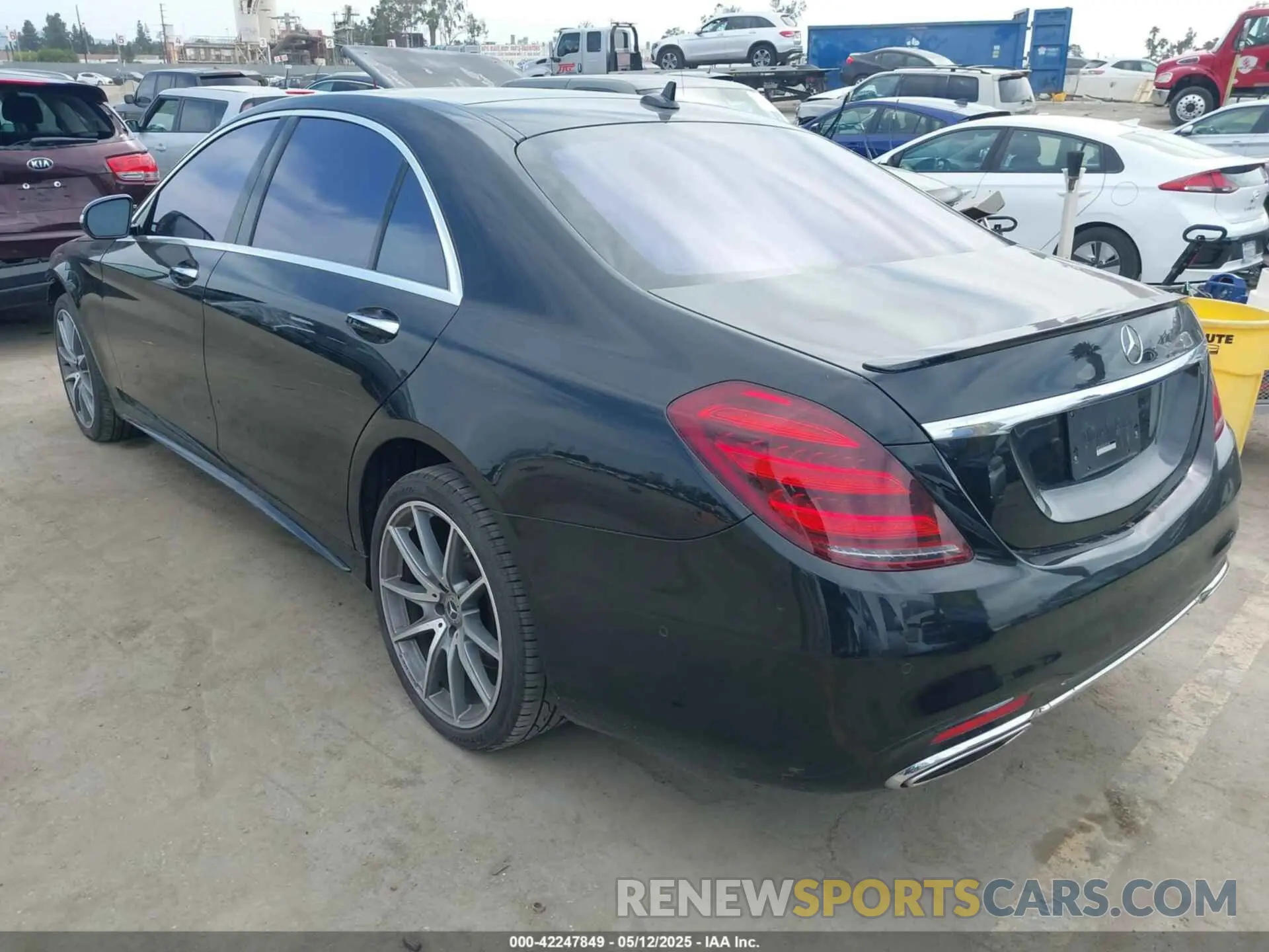 3 Photograph of a damaged car WDDUG6GB2LA517568 MERCEDES-BENZ S 450 2020