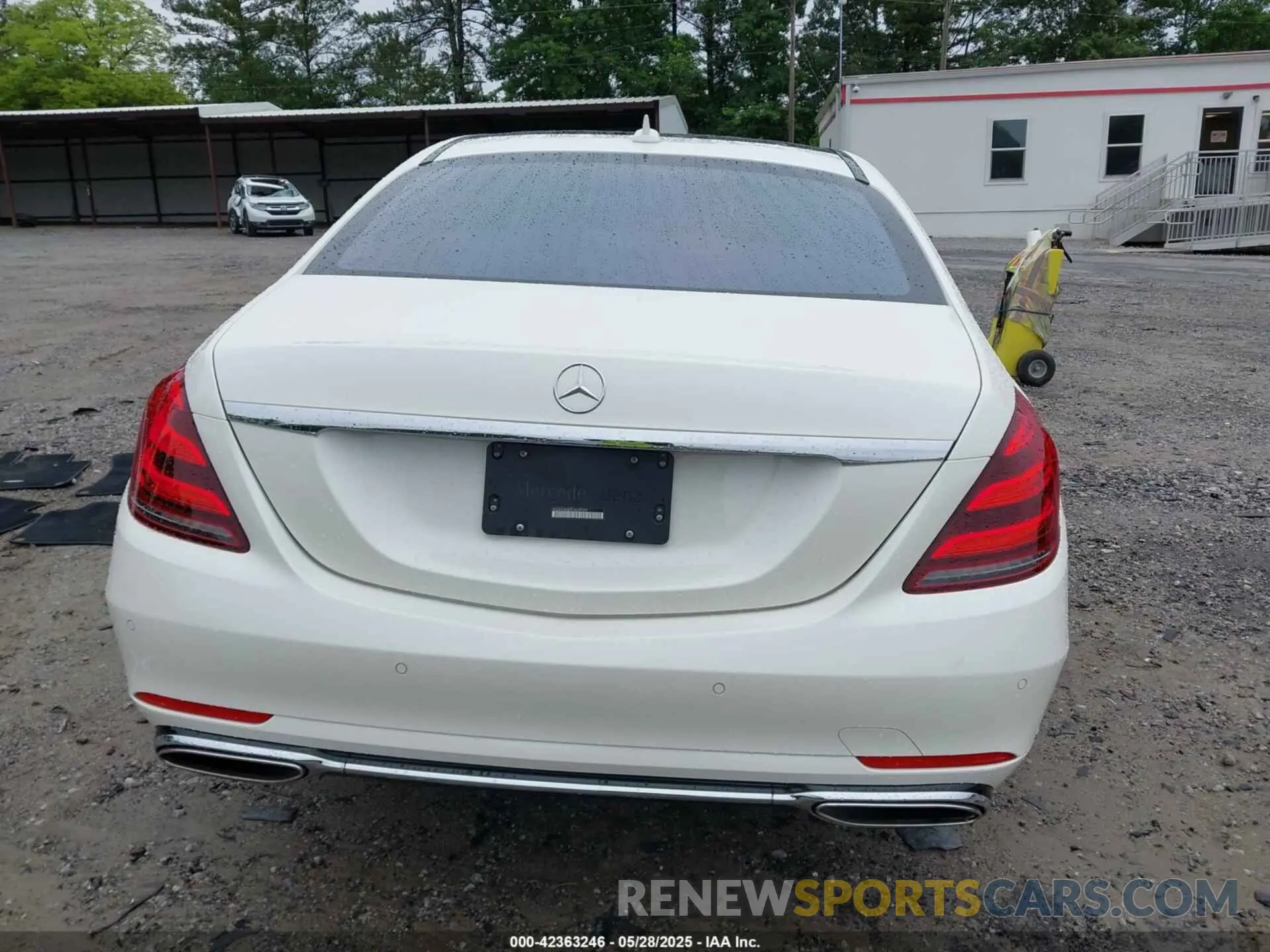 17 Photograph of a damaged car WDDUG6GB3LA507597 MERCEDES-BENZ S 450 2020