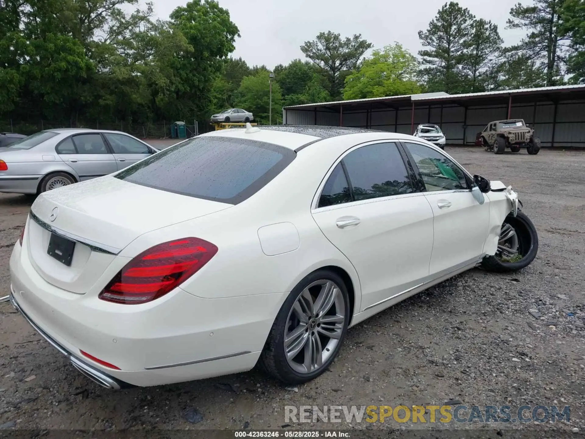 4 Photograph of a damaged car WDDUG6GB3LA507597 MERCEDES-BENZ S 450 2020