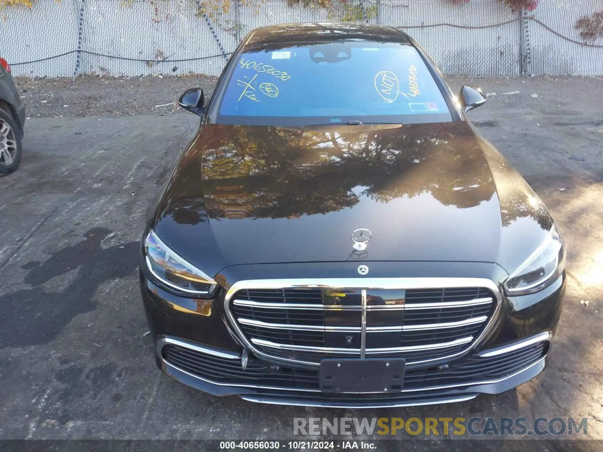 11 Photograph of a damaged car W1K6G6DB2NA069722 MERCEDES-BENZ S 500 2022