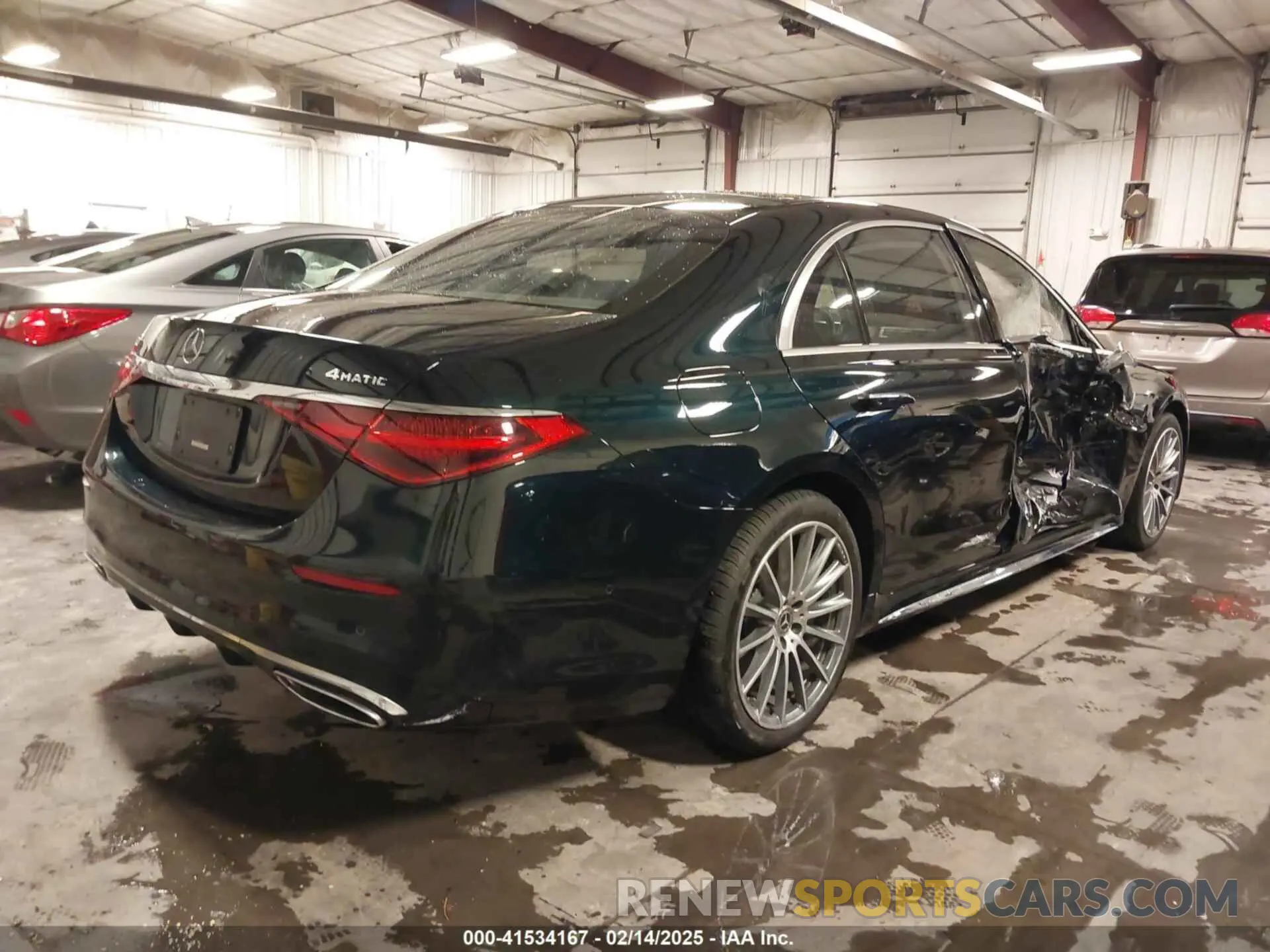 4 Photograph of a damaged car W1K6G6DB7NA068646 MERCEDES-BENZ S 500 2022