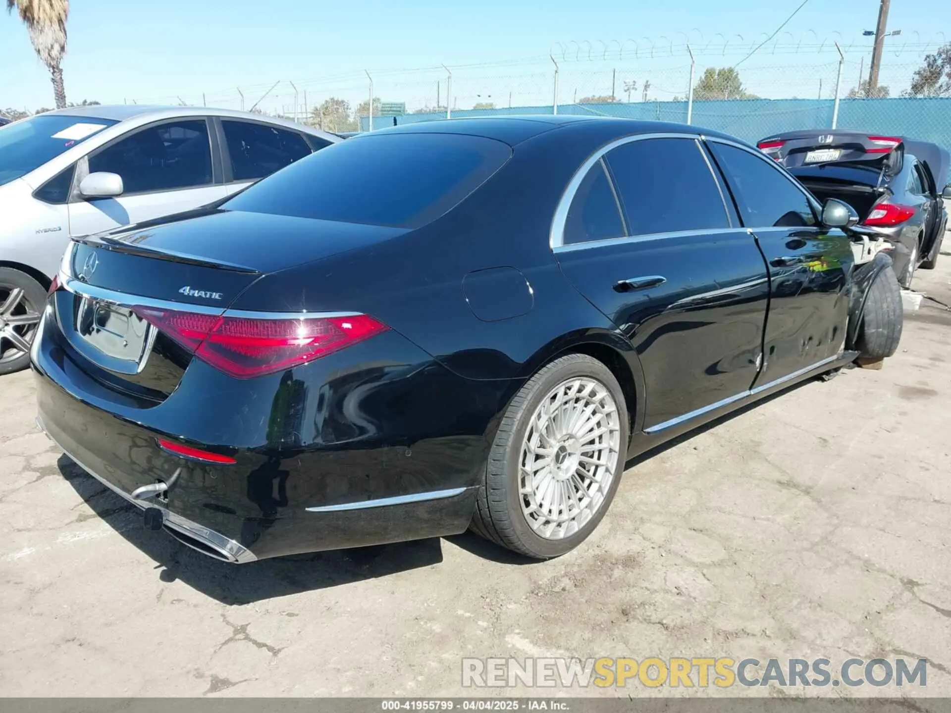 4 Photograph of a damaged car W1K6G6DB0PA186878 MERCEDES-BENZ S 500 2023