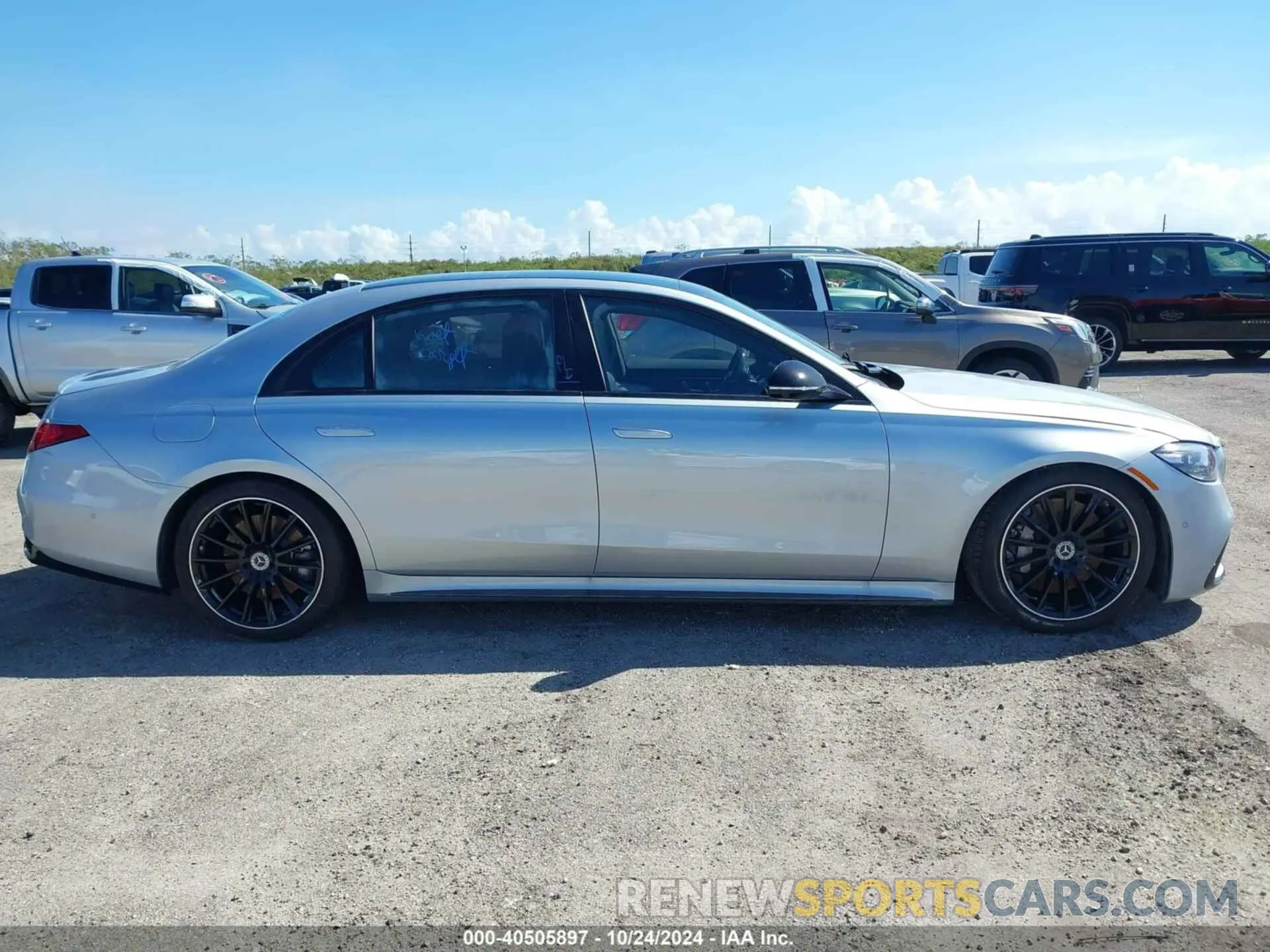 14 Photograph of a damaged car W1K6G6DB0PA208989 MERCEDES-BENZ S 500 2023