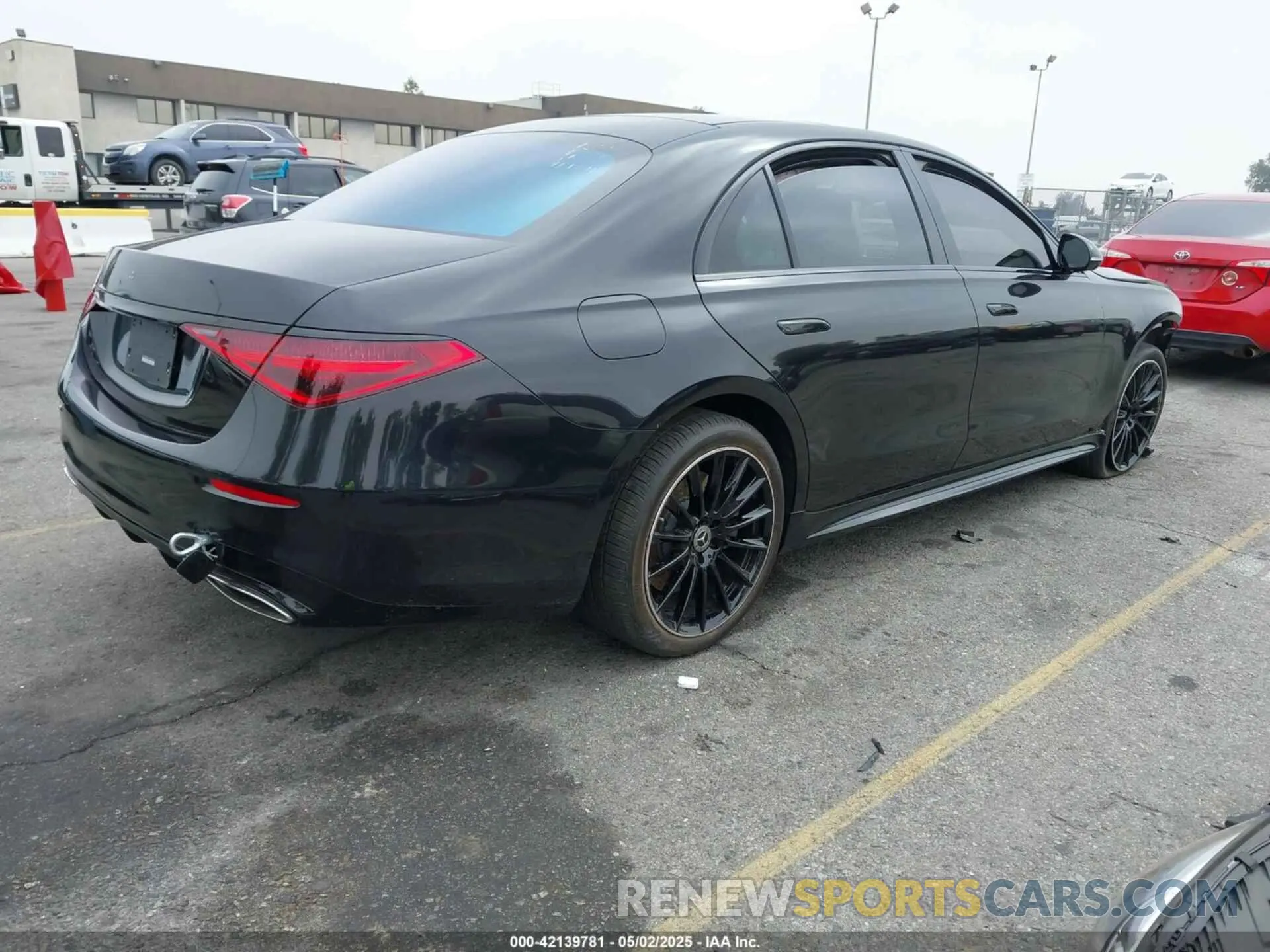 4 Photograph of a damaged car W1K6G6DB2PA190883 MERCEDES-BENZ S 500 2023