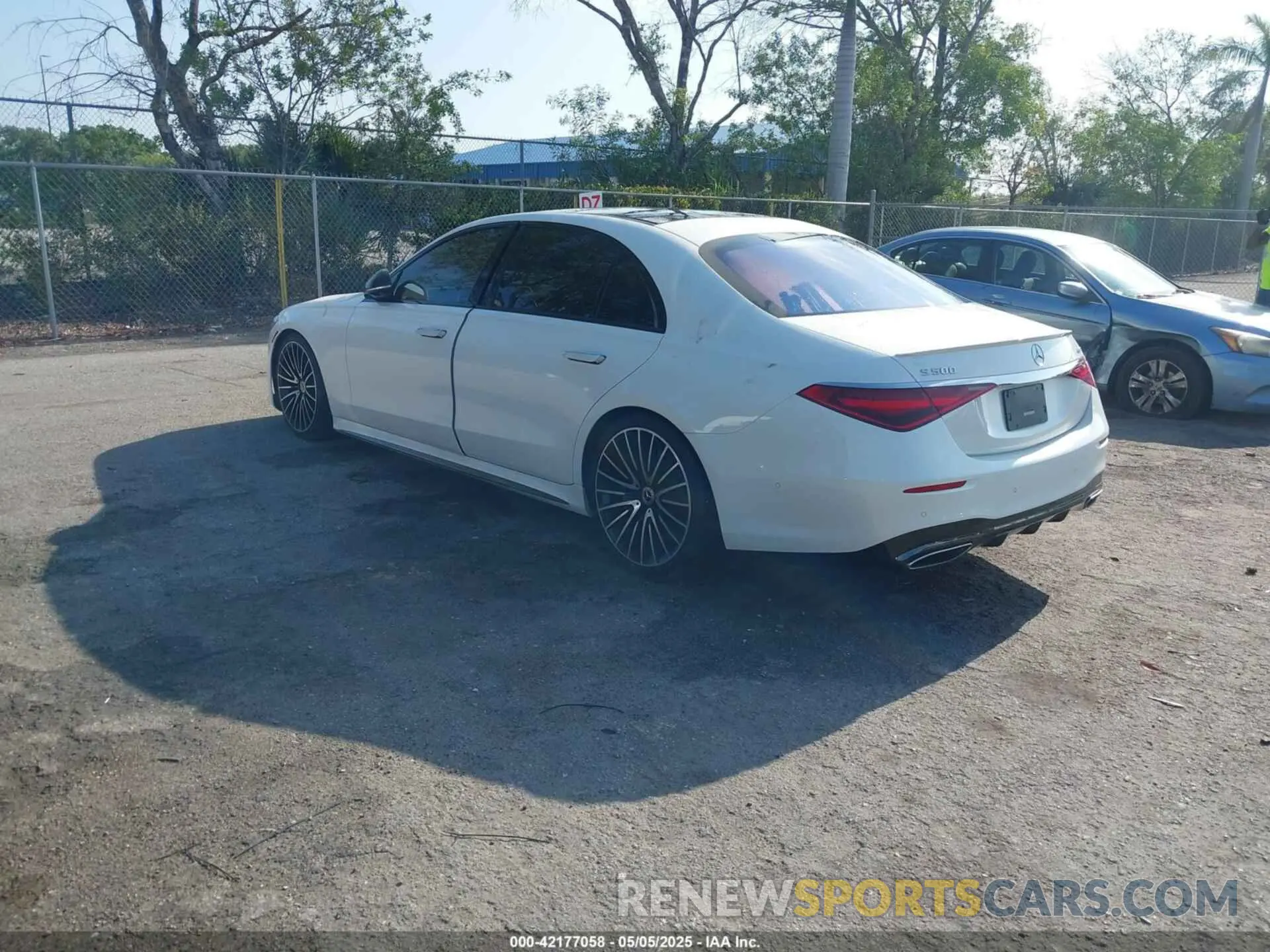 3 Photograph of a damaged car W1K6G6DB3PA222076 MERCEDES-BENZ S 500 2023