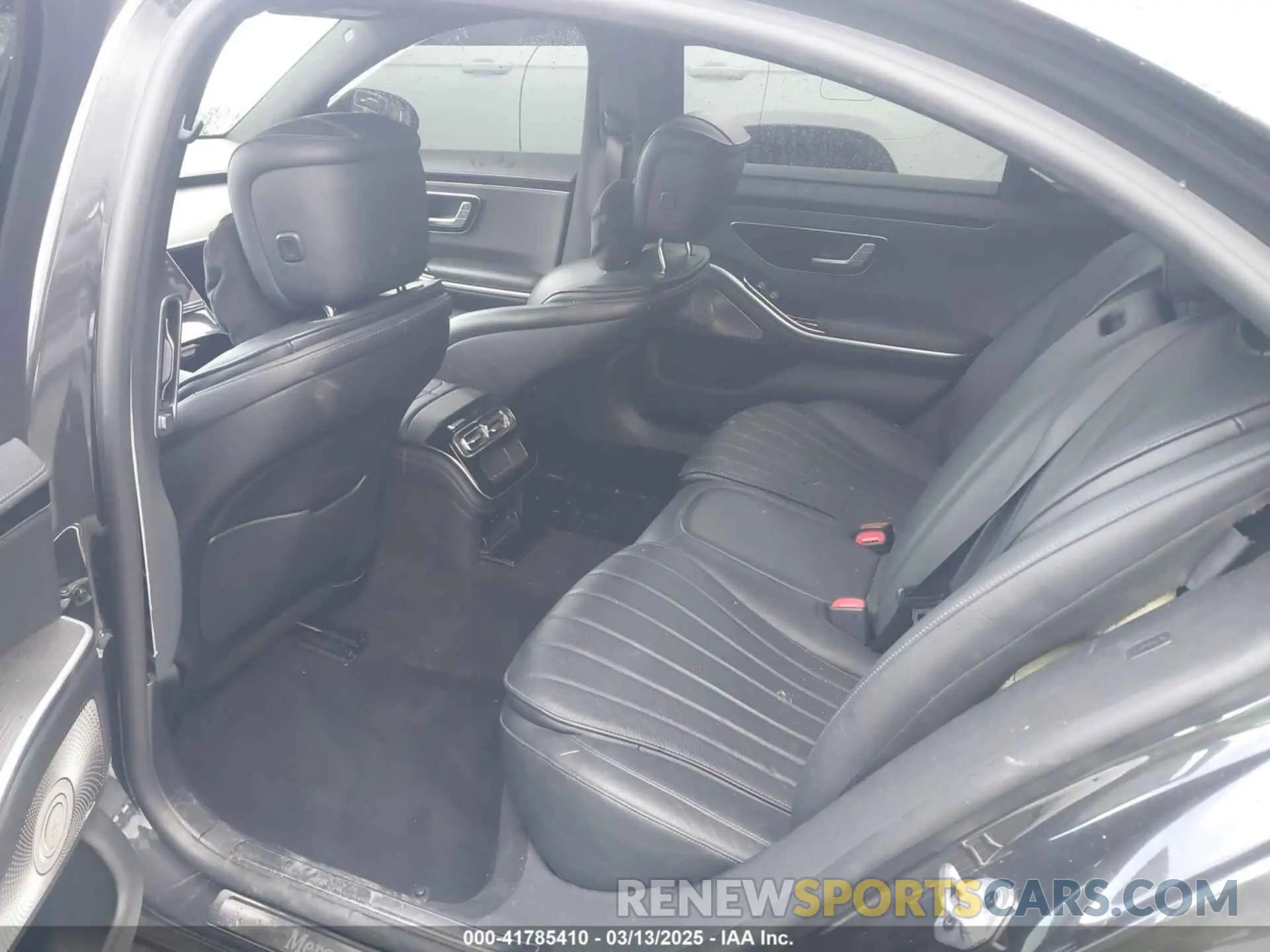 8 Photograph of a damaged car W1K6G6DB8PA216371 MERCEDES-BENZ S 500 2023