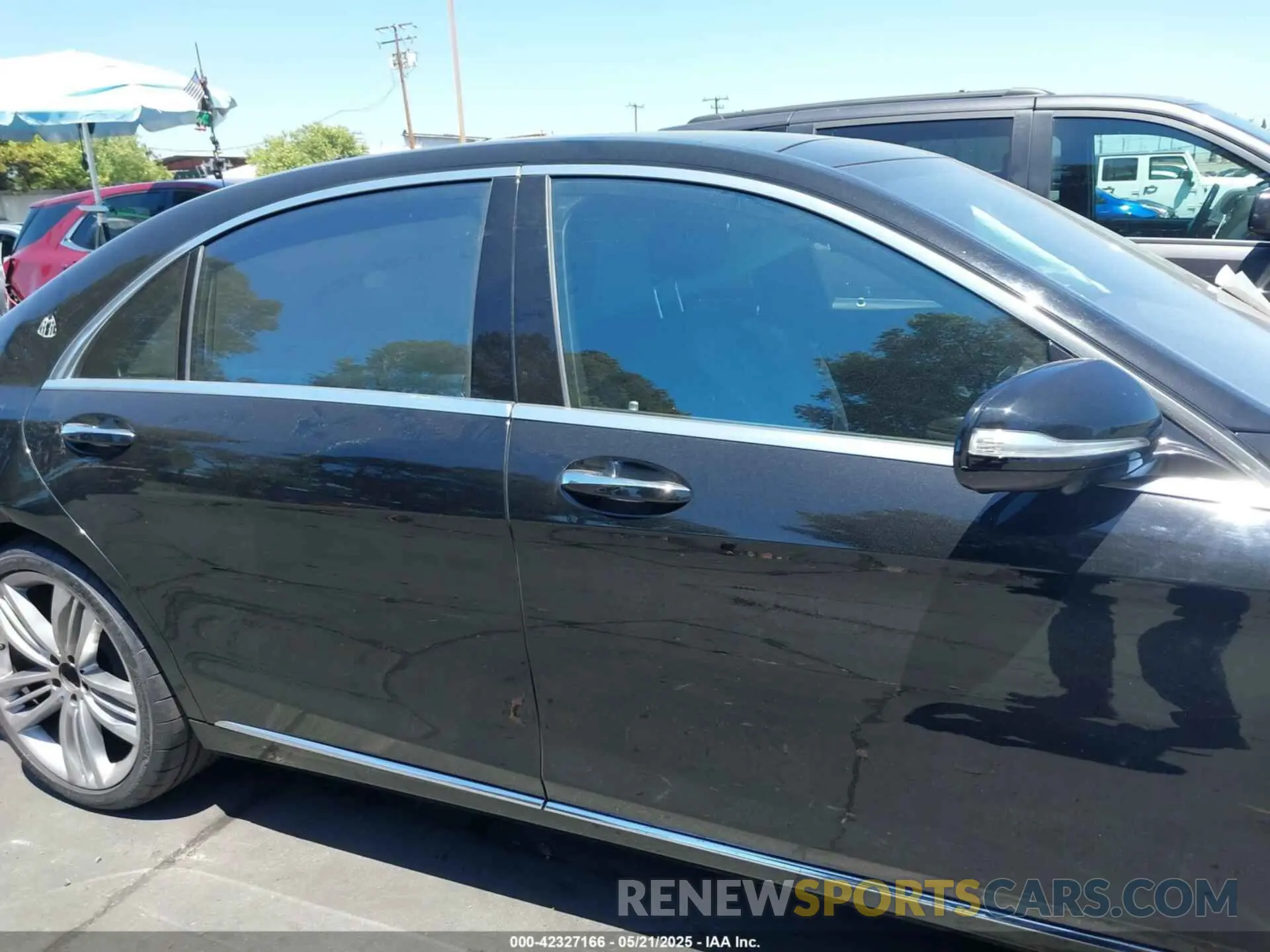 14 Photograph of a damaged car WDDUG8DB0KA456557 MERCEDES-BENZ S 560 2019