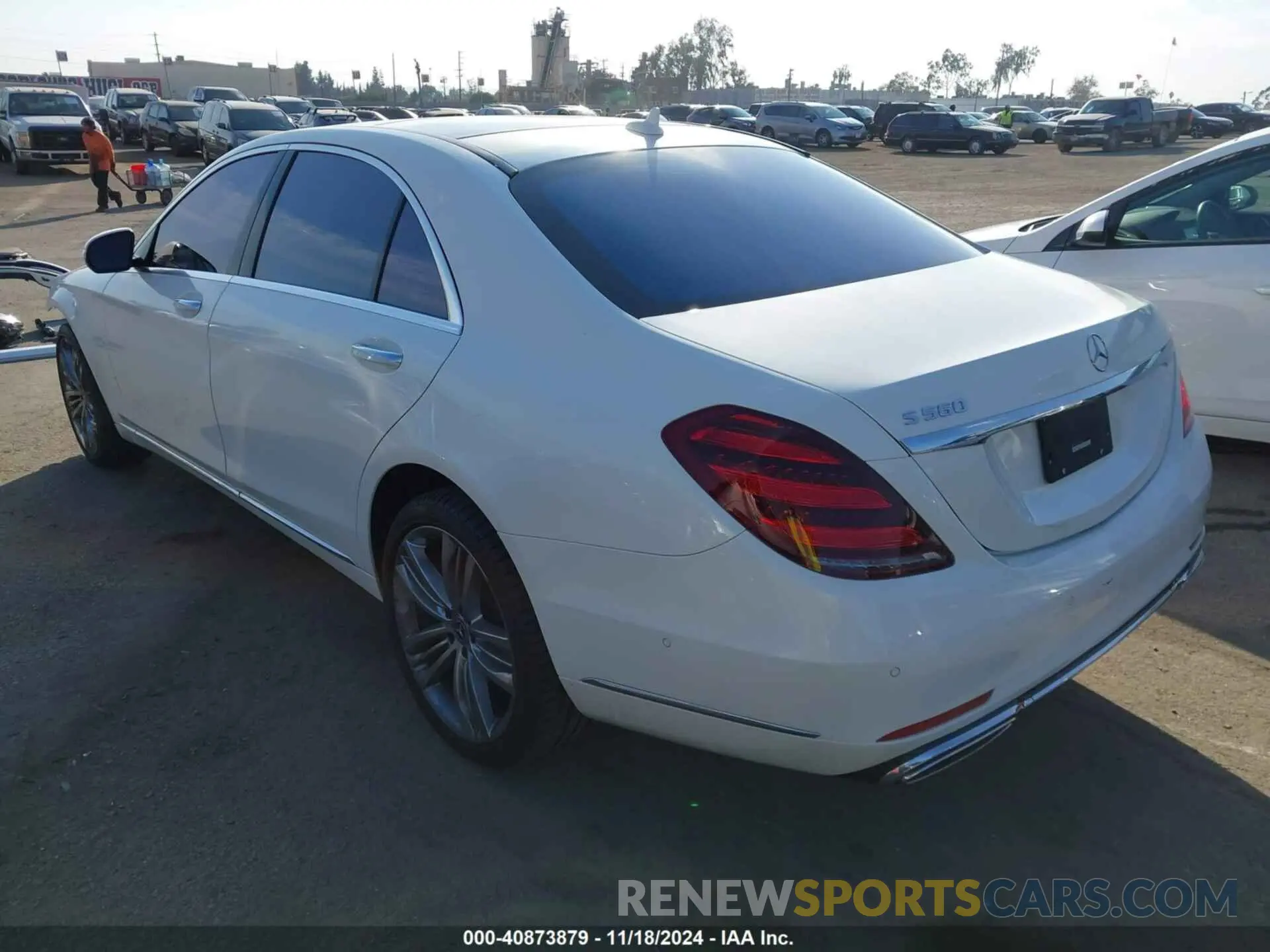 3 Photograph of a damaged car WDDUG8DB4KA426011 MERCEDES-BENZ S 560 2019