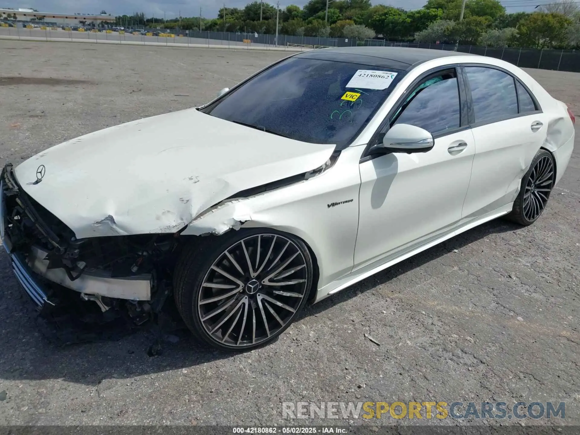 2 Photograph of a damaged car WDDUG8DB4KA451393 MERCEDES-BENZ S 560 2019