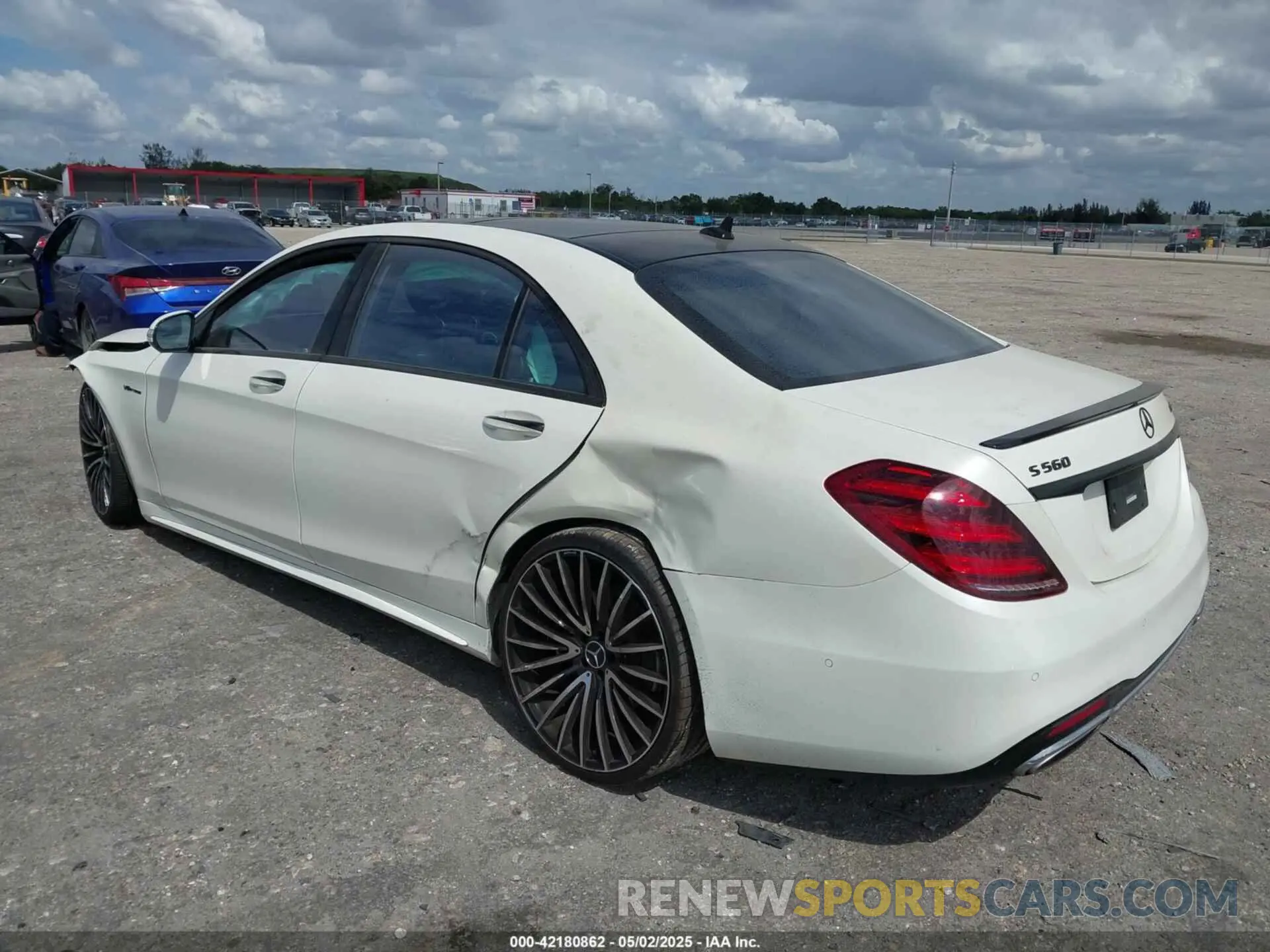 3 Photograph of a damaged car WDDUG8DB4KA451393 MERCEDES-BENZ S 560 2019