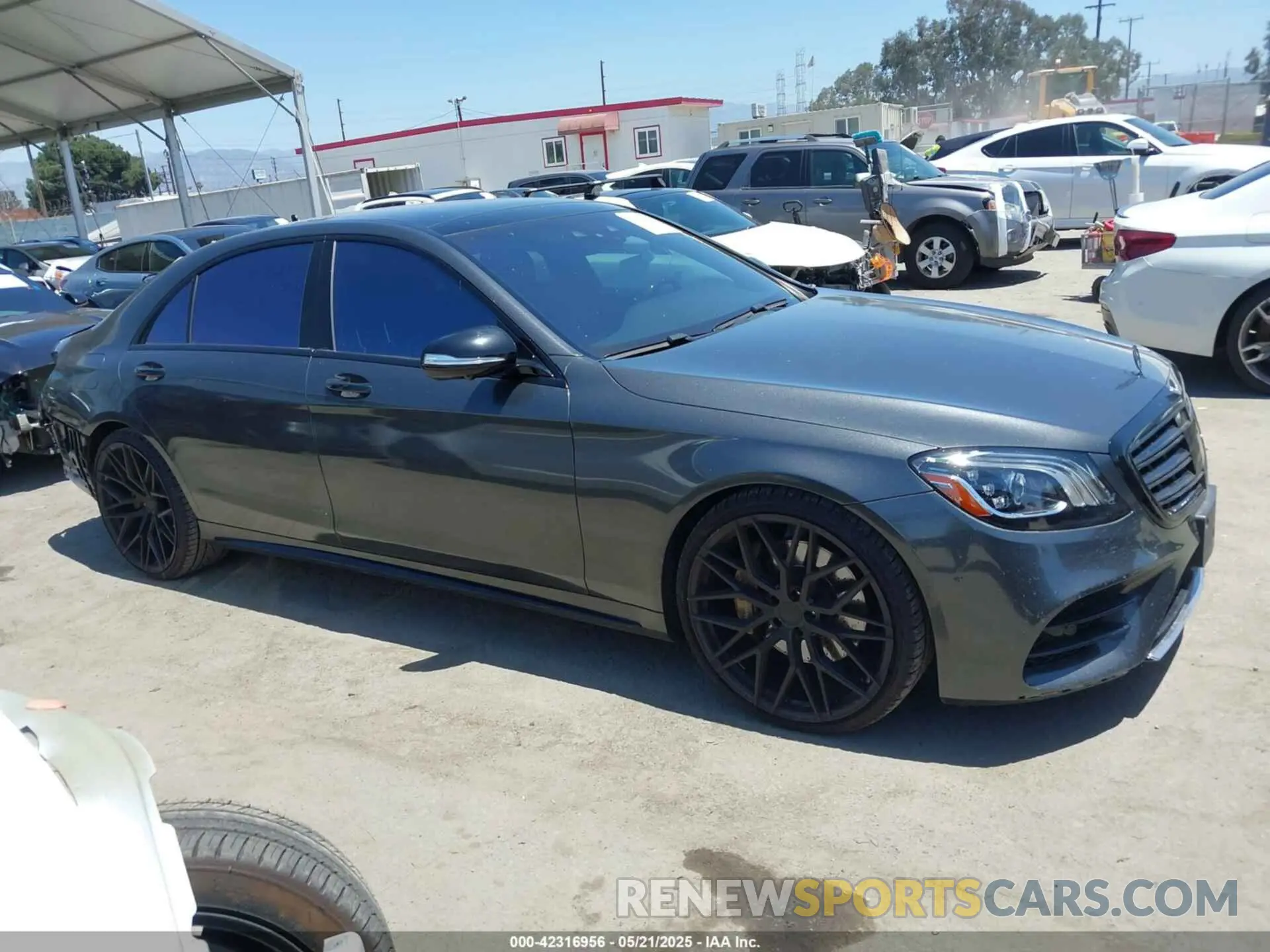 14 Photograph of a damaged car WDDUG8DB6KA480426 MERCEDES-BENZ S 560 2019