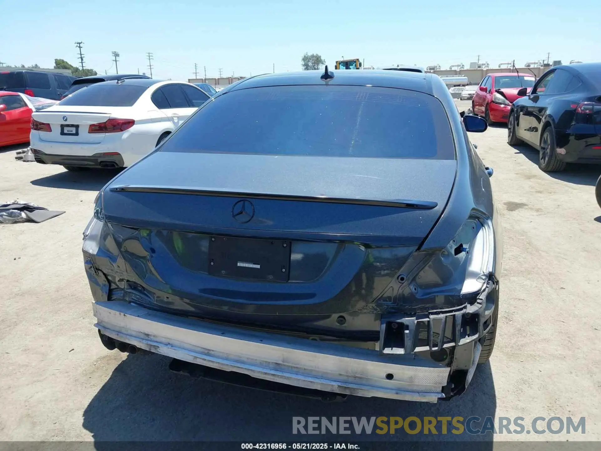 17 Photograph of a damaged car WDDUG8DB6KA480426 MERCEDES-BENZ S 560 2019