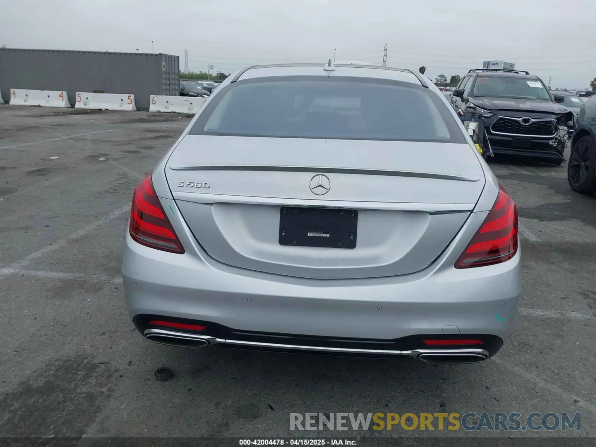 16 Photograph of a damaged car WDDUG8DB8KA438078 MERCEDES-BENZ S 560 2019