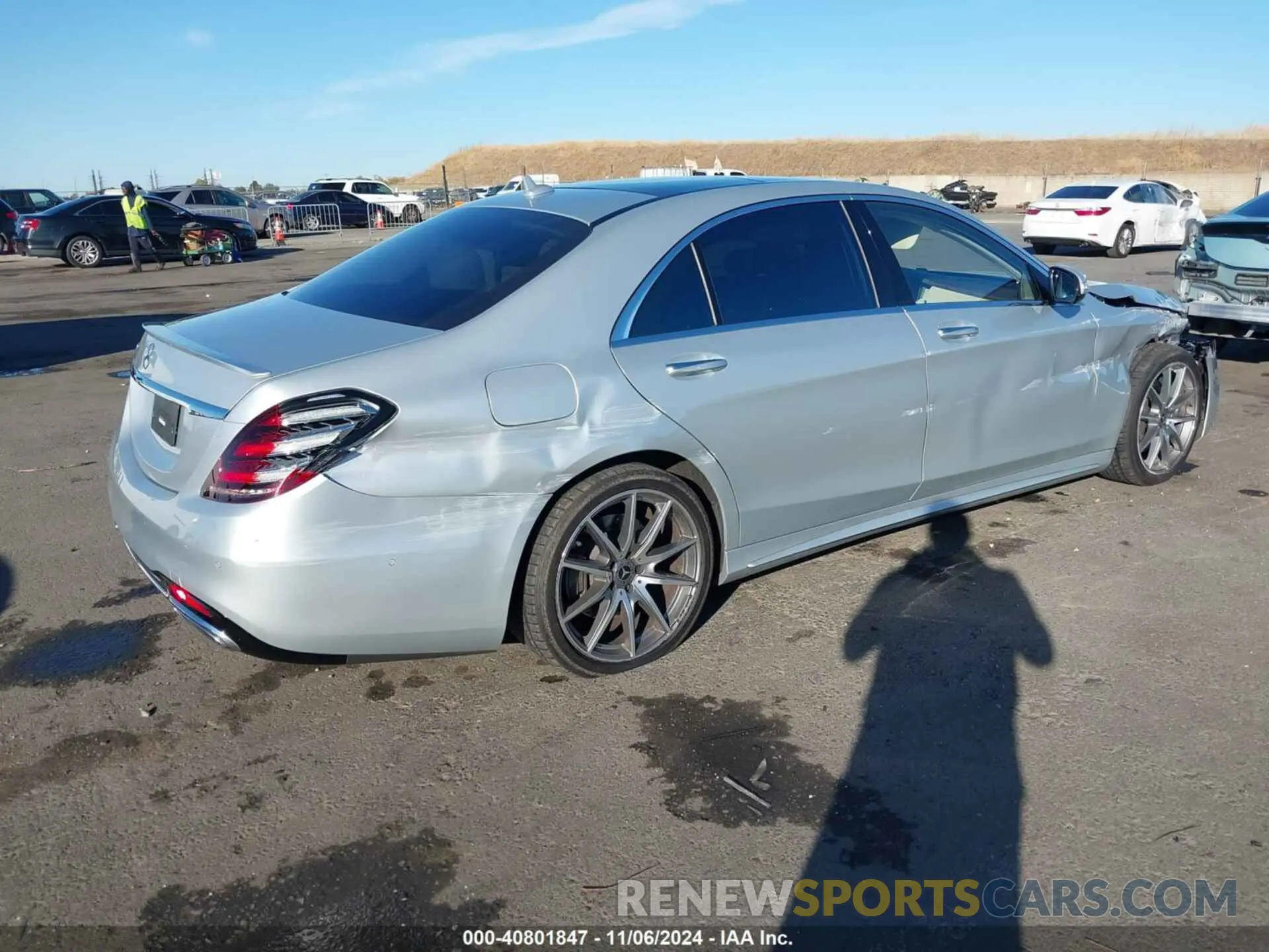 4 Photograph of a damaged car WDDUG8DB9KA453527 MERCEDES-BENZ S 560 2019