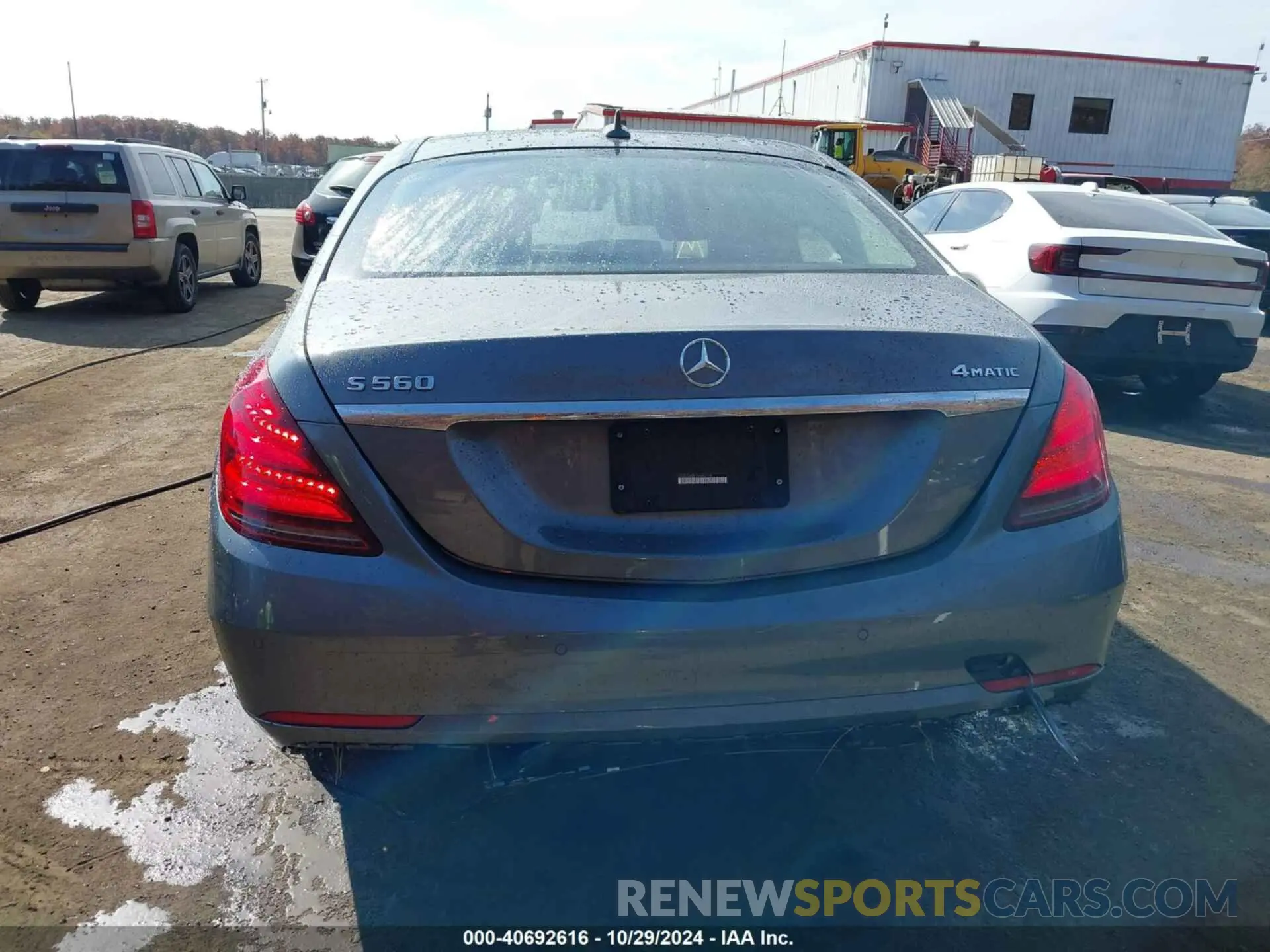 17 Photograph of a damaged car WDDUG8GB1KA444168 MERCEDES-BENZ S 560 2019