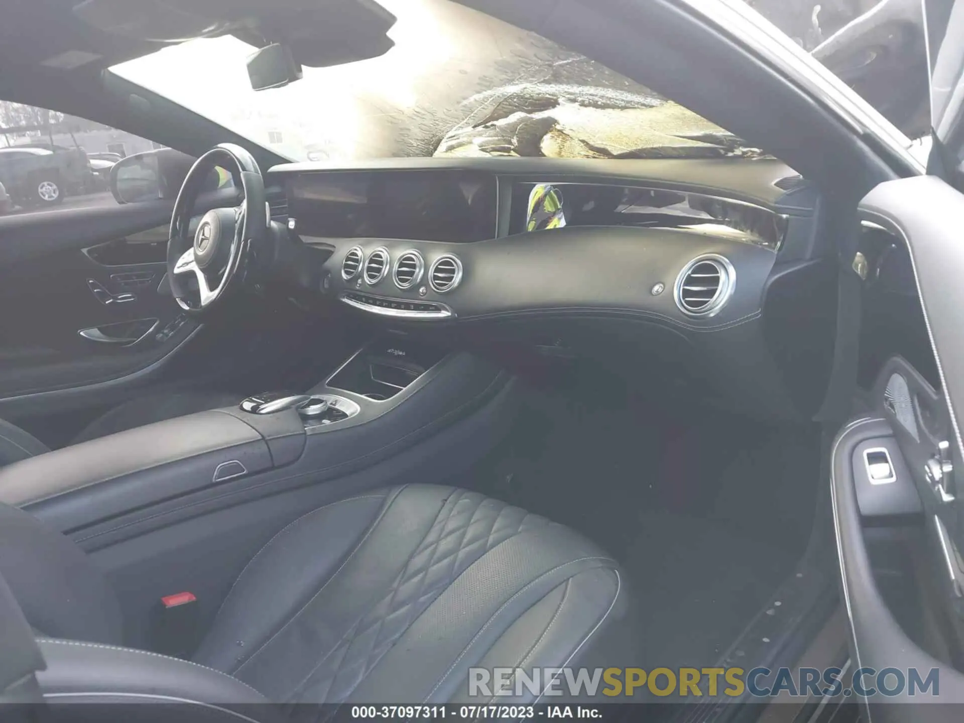 5 Photograph of a damaged car WDDXJ8GBXKA035892 MERCEDES-BENZ S 560 2019
