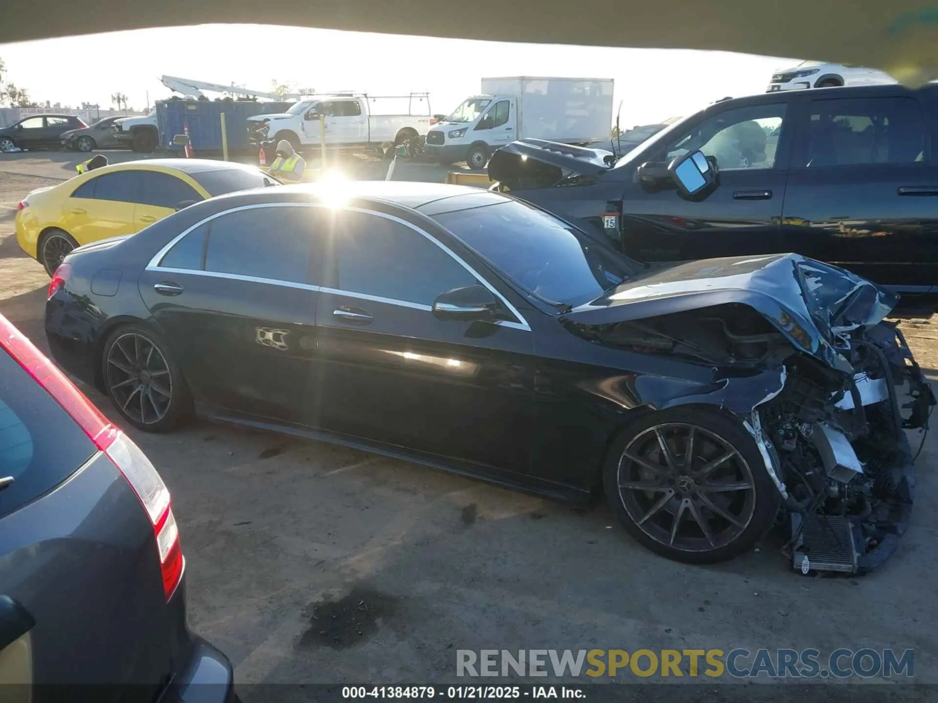 14 Photograph of a damaged car W1KUG8DBXLA558949 MERCEDES-BENZ S 560 2020