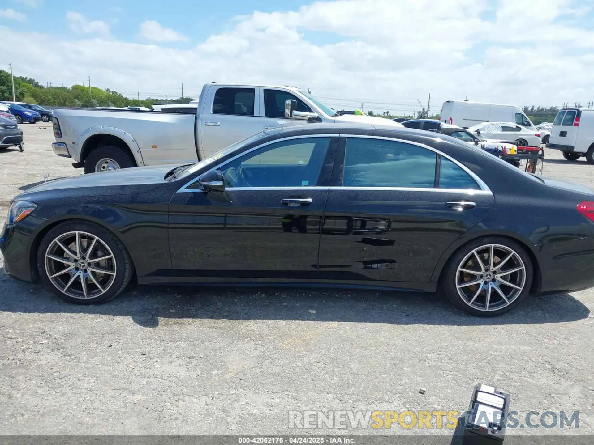 15 Photograph of a damaged car WDDUG8DB9LA520130 MERCEDES-BENZ S 560 2020