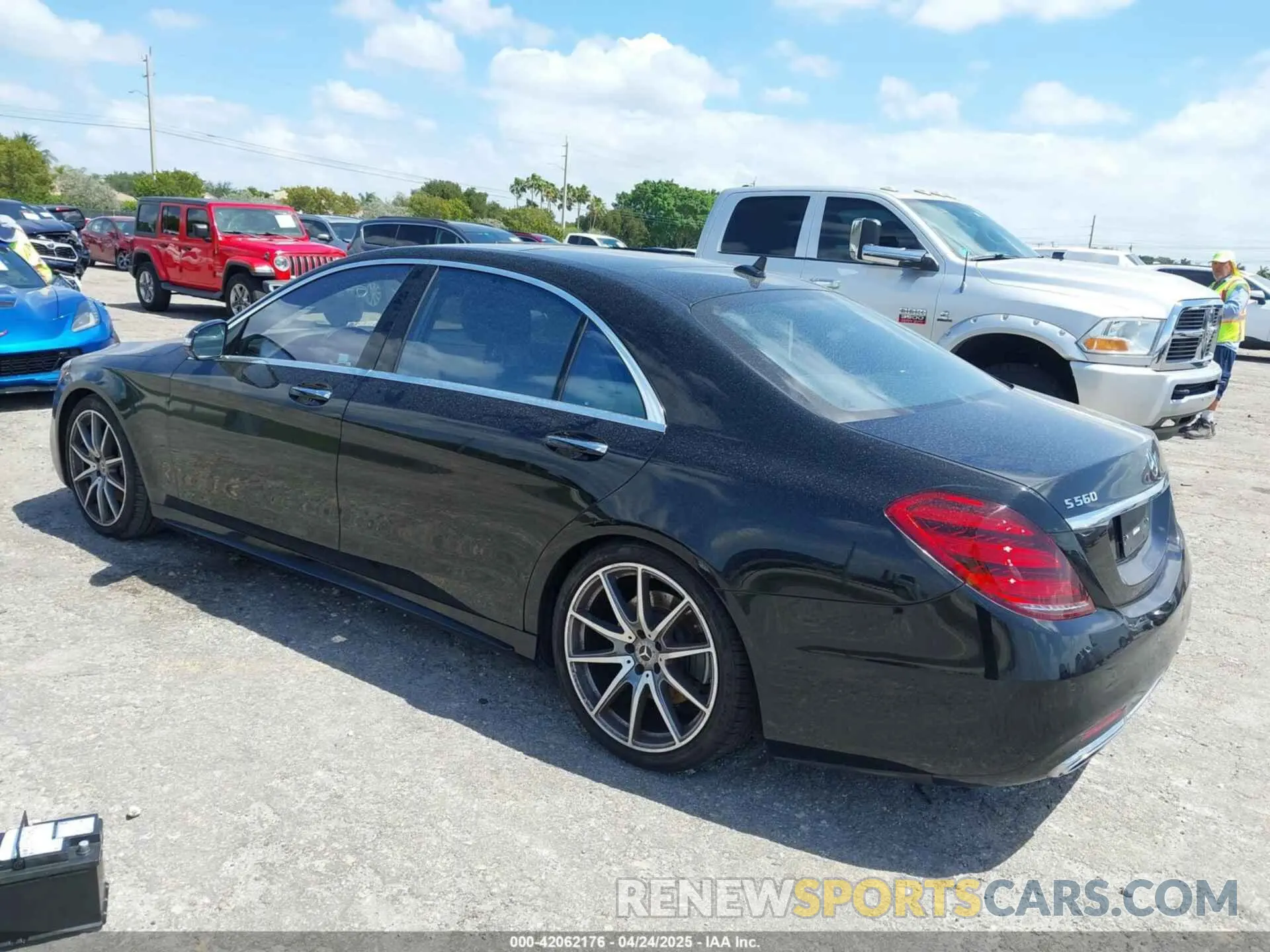 3 Photograph of a damaged car WDDUG8DB9LA520130 MERCEDES-BENZ S 560 2020