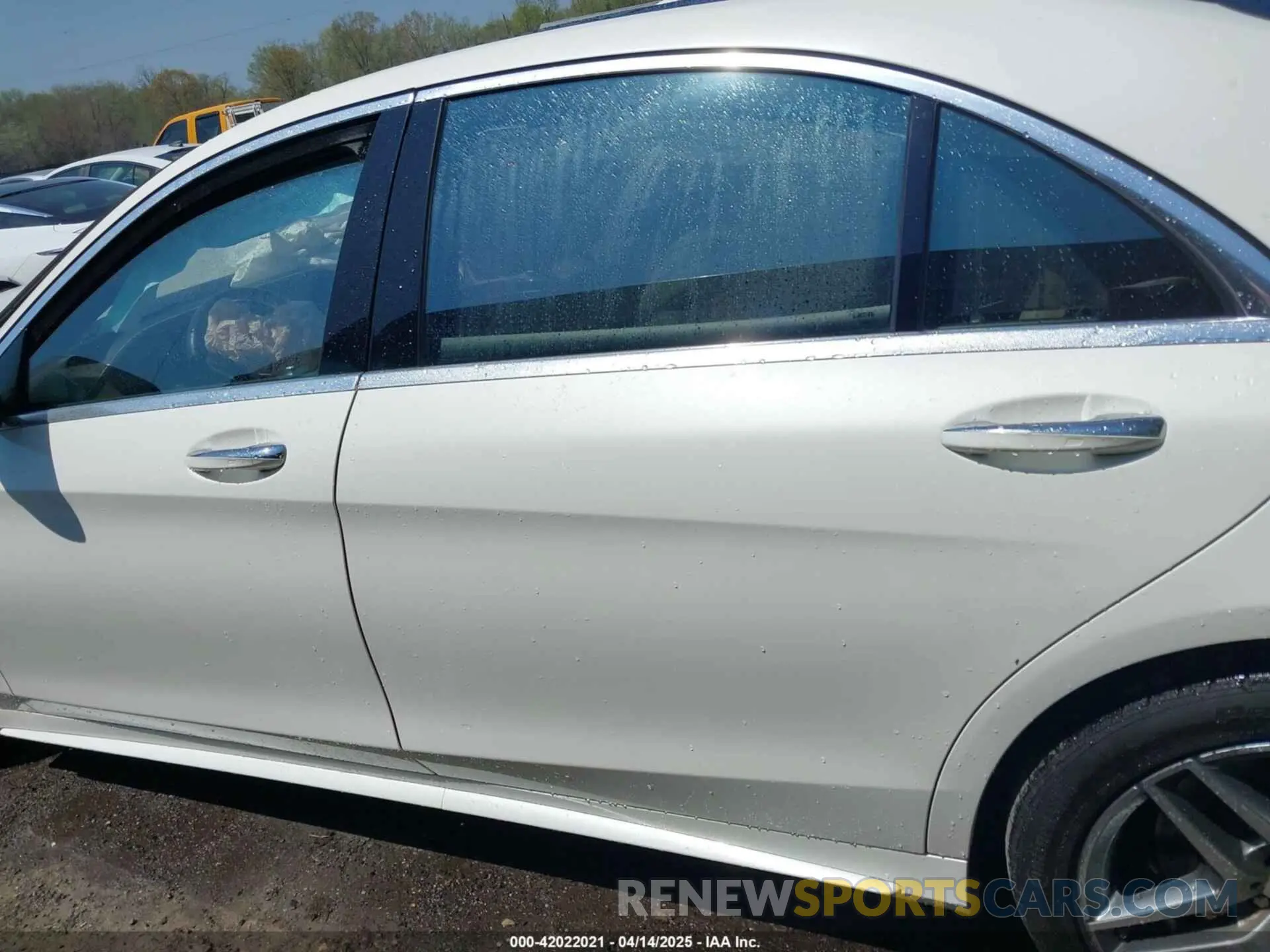14 Photograph of a damaged car WDDUG8GB1LA517024 MERCEDES-BENZ S 560 2020