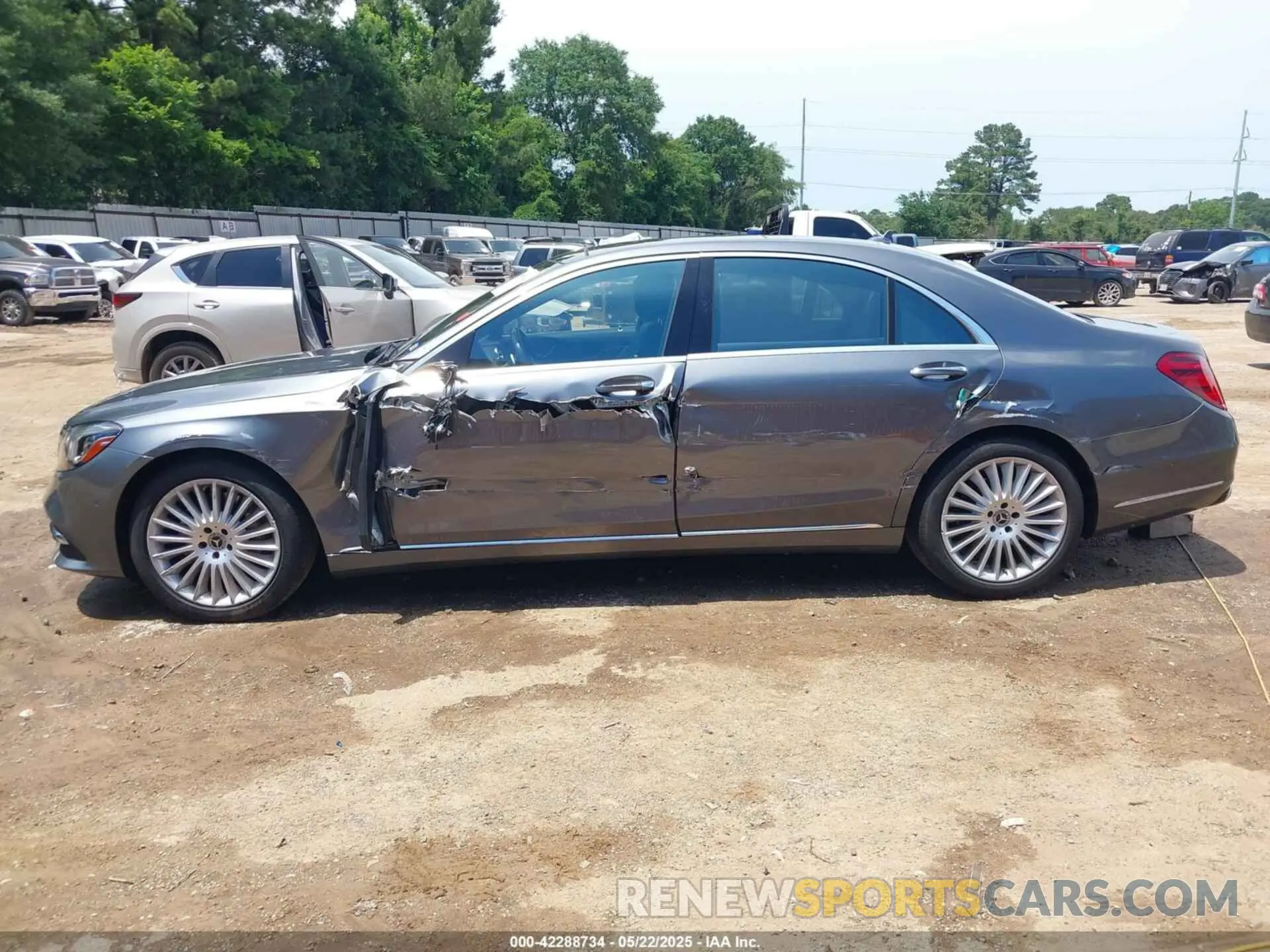 6 Photograph of a damaged car WDDUG8GB8LA502083 MERCEDES-BENZ S 560 2020