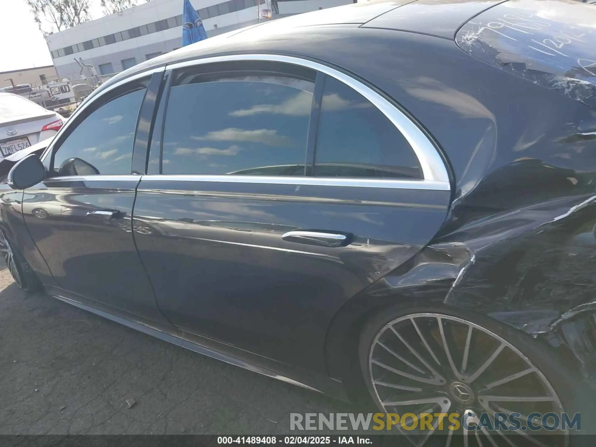 14 Photograph of a damaged car W1K6G7GB7MA057744 MERCEDES-BENZ S 580 2021