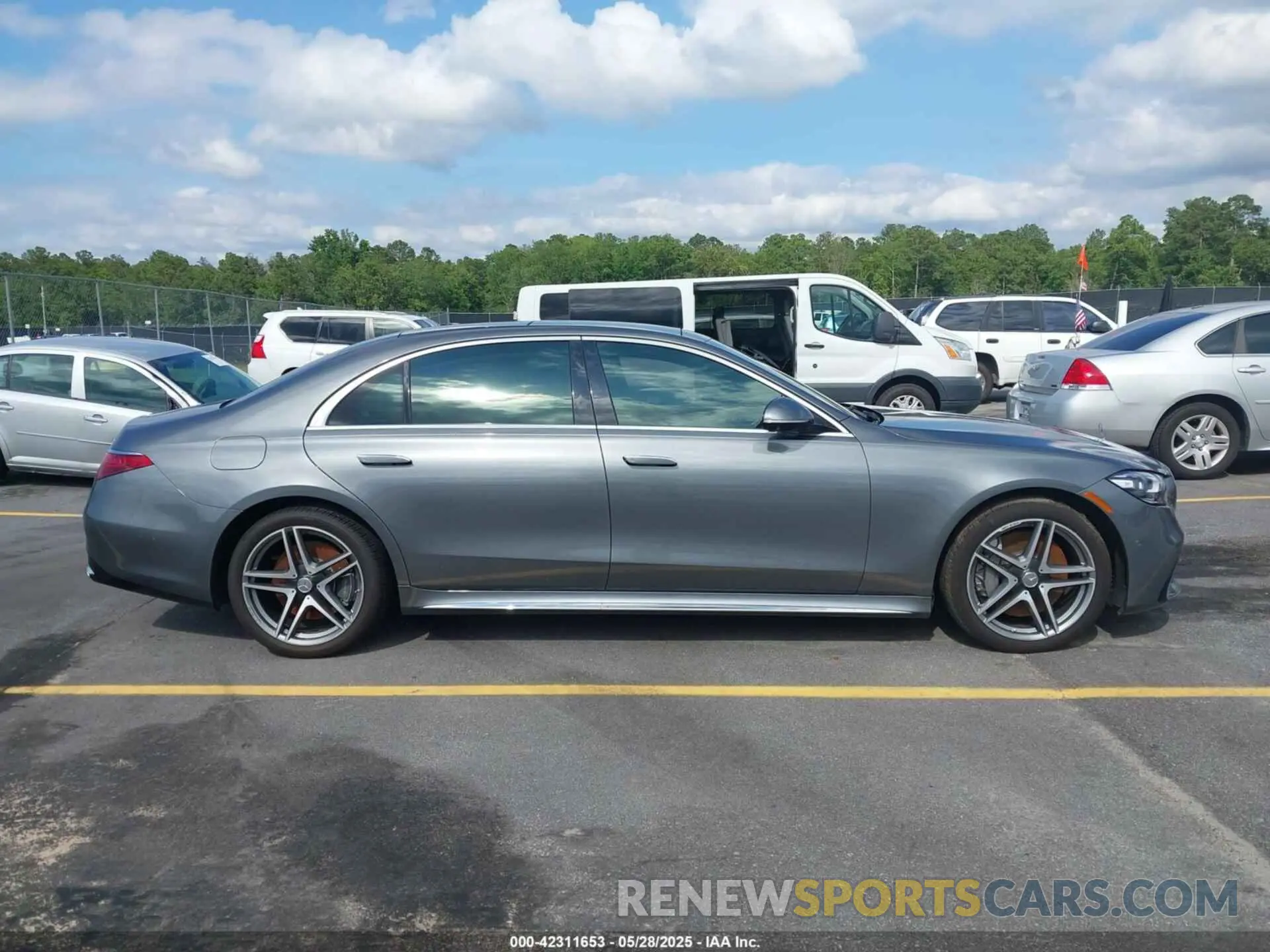 13 Photograph of a damaged car W1K6G7GB8MA029712 MERCEDES-BENZ S 580 2021