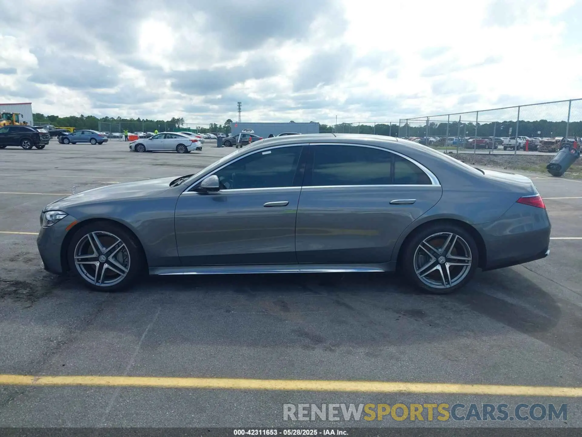 14 Photograph of a damaged car W1K6G7GB8MA029712 MERCEDES-BENZ S 580 2021